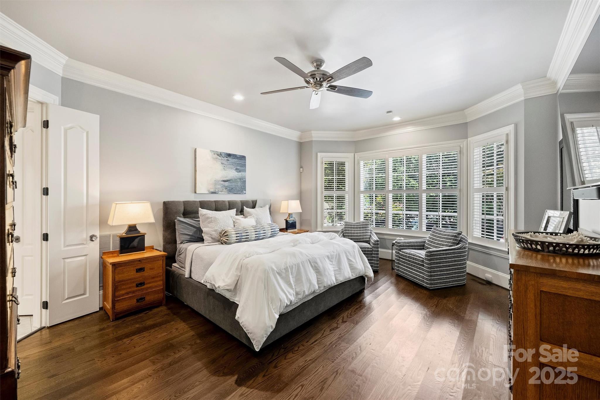 1869 Queens Road W