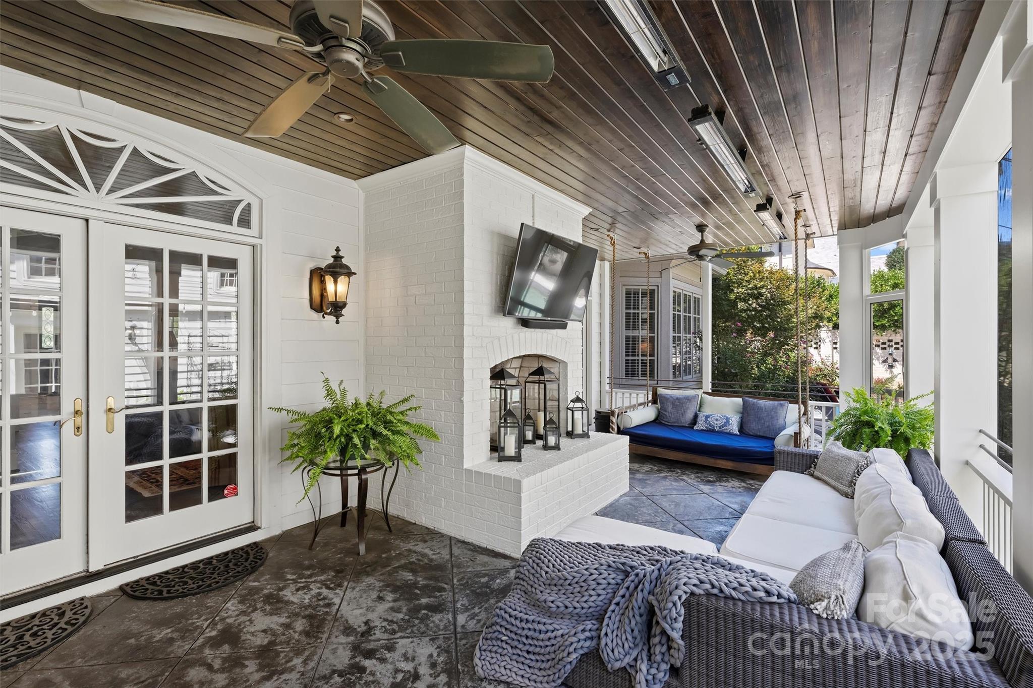 1869 Queens Road W