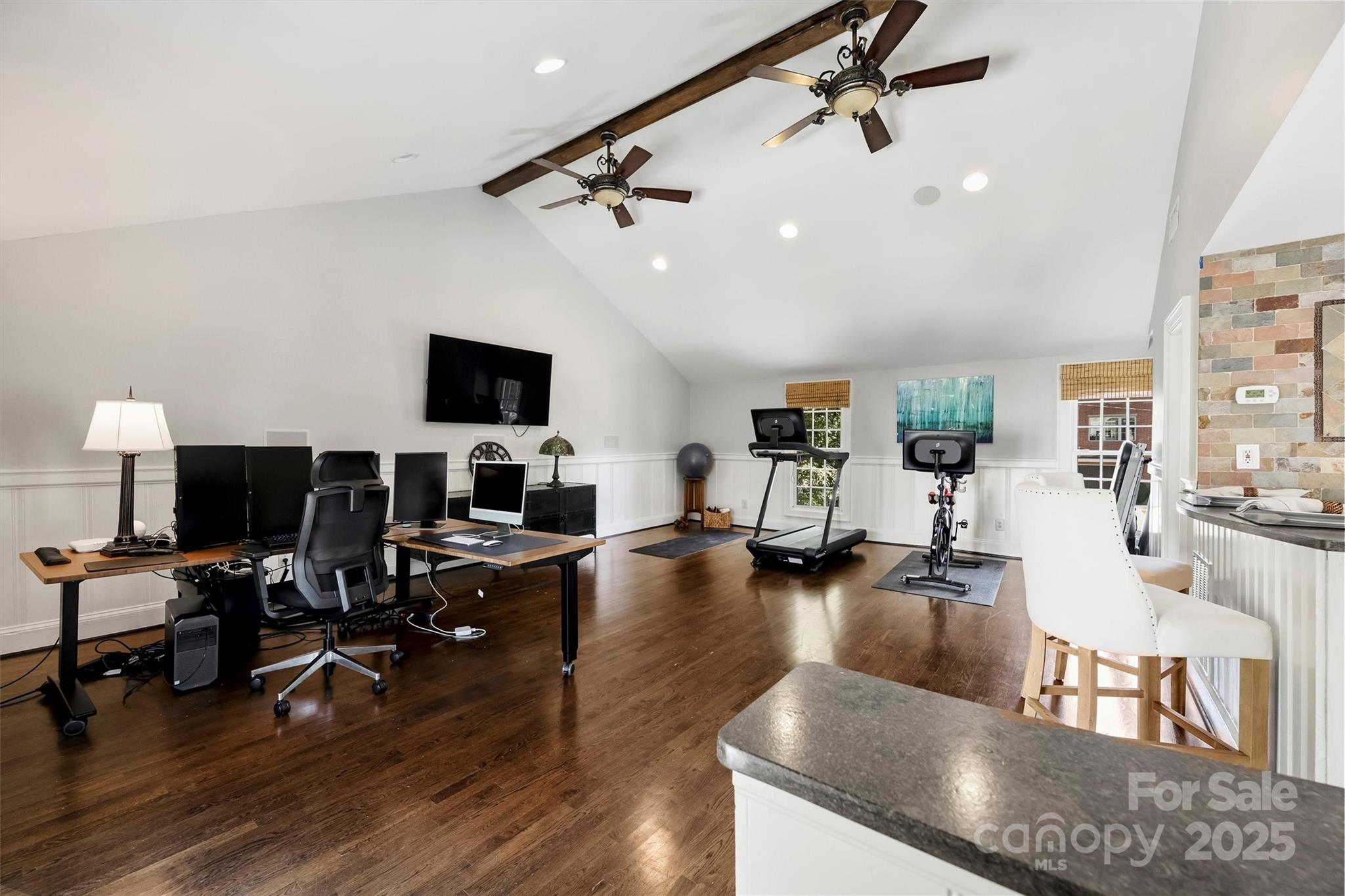 1869 Queens Road W