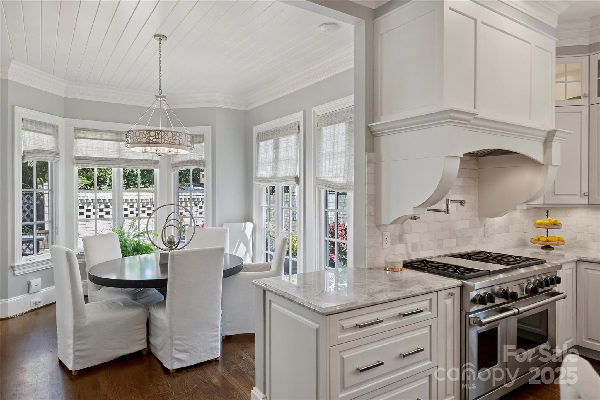 1869 Queens Road W