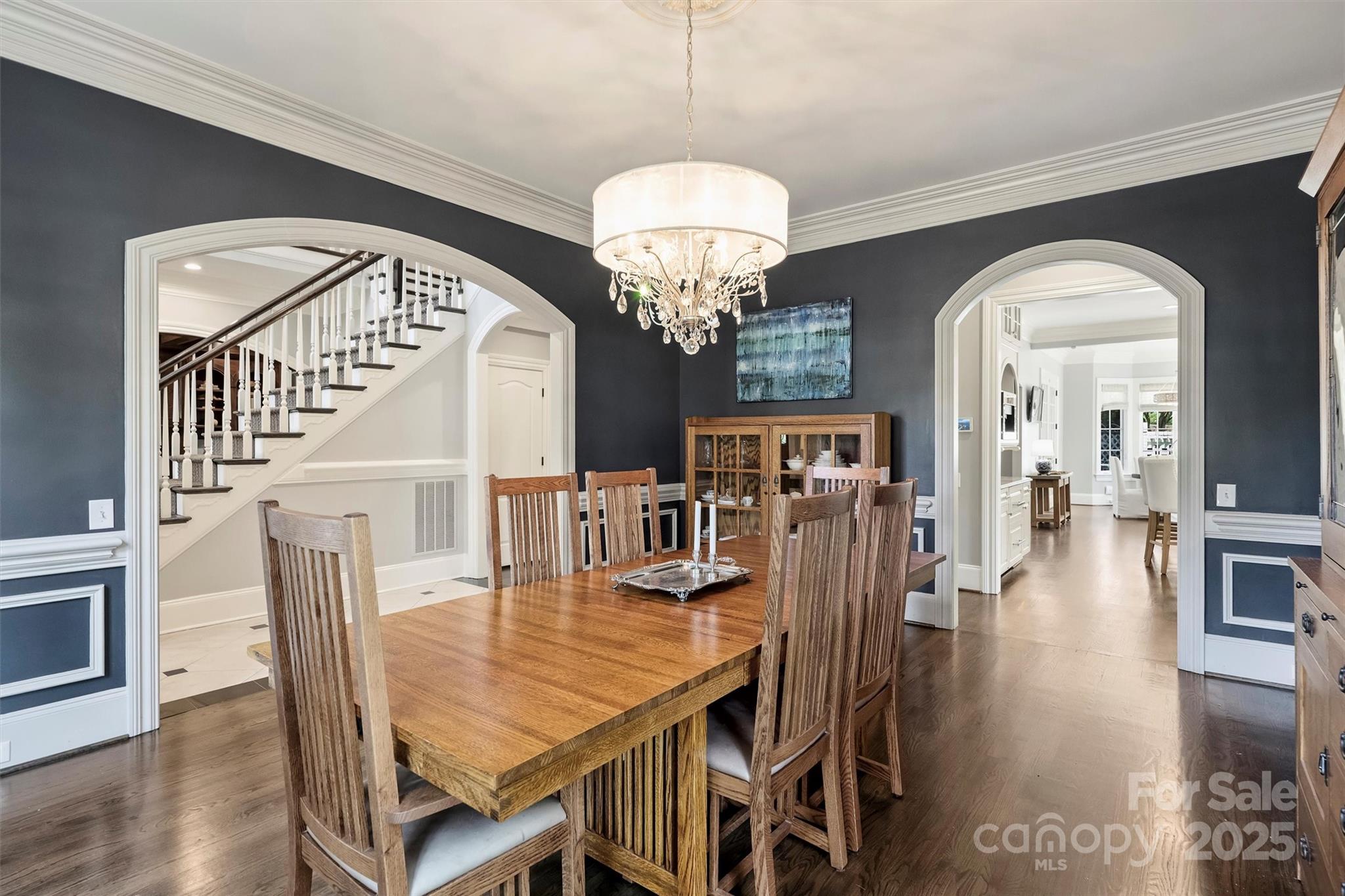 1869 Queens Road W