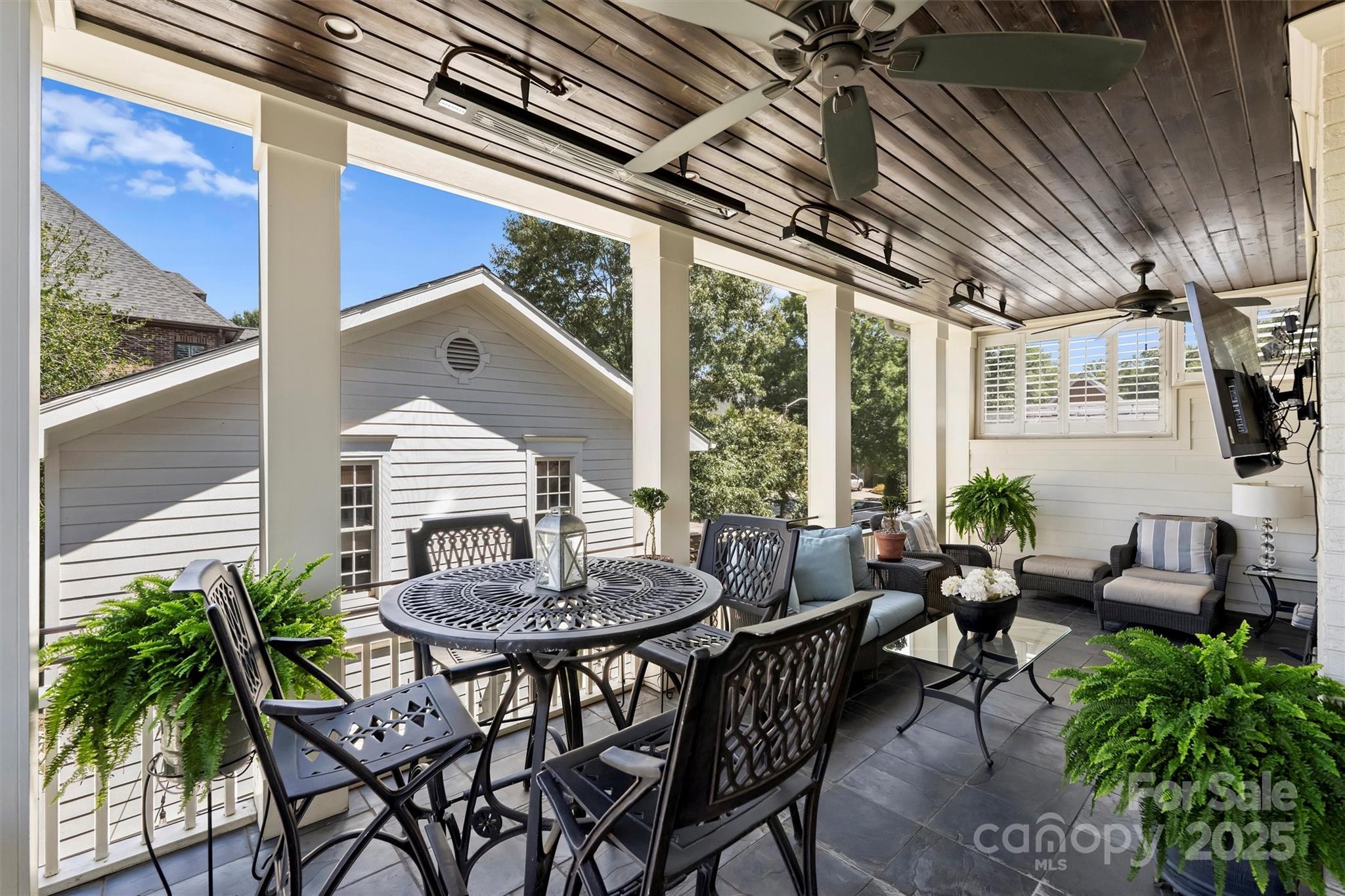 1869 Queens Road W