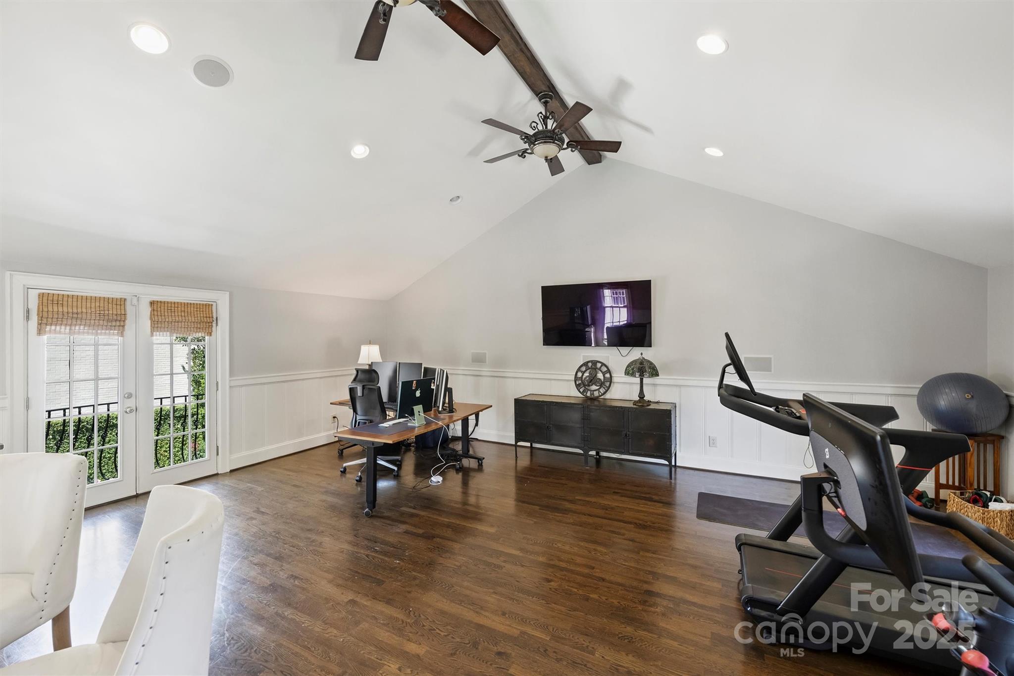 1869 Queens Road W