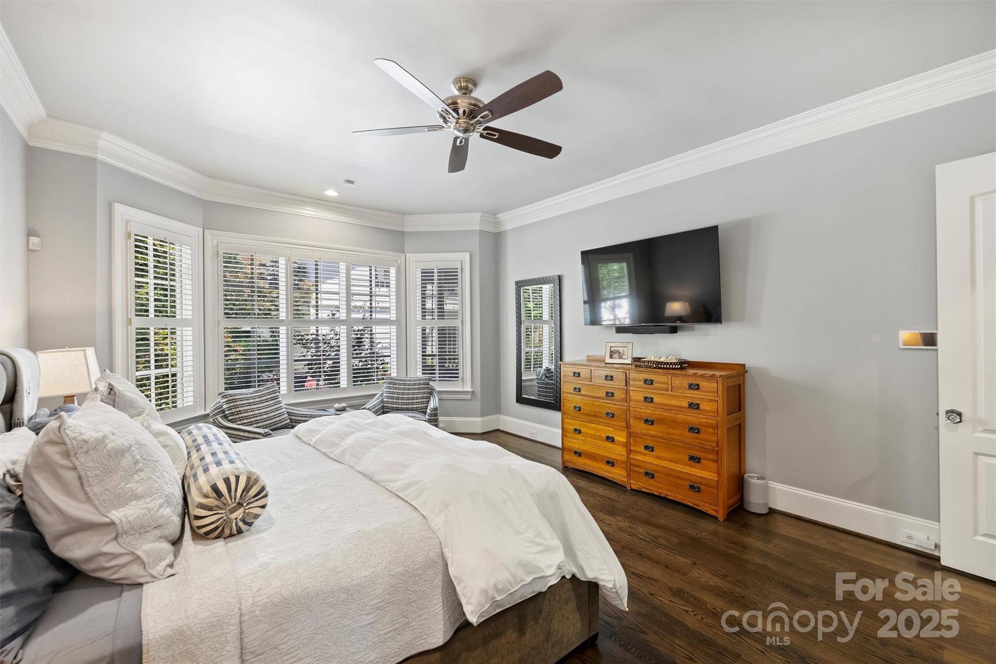 1869 Queens Road W