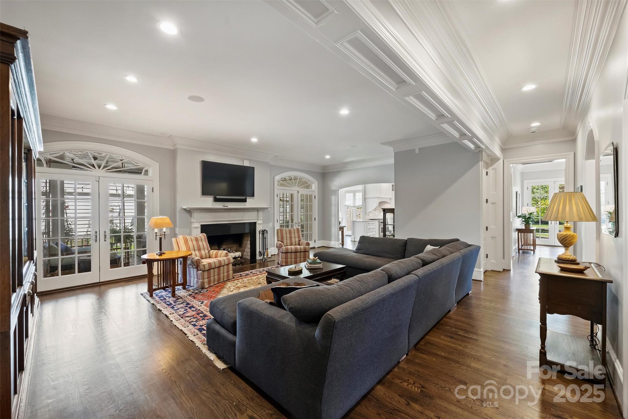 1869 Queens Road W