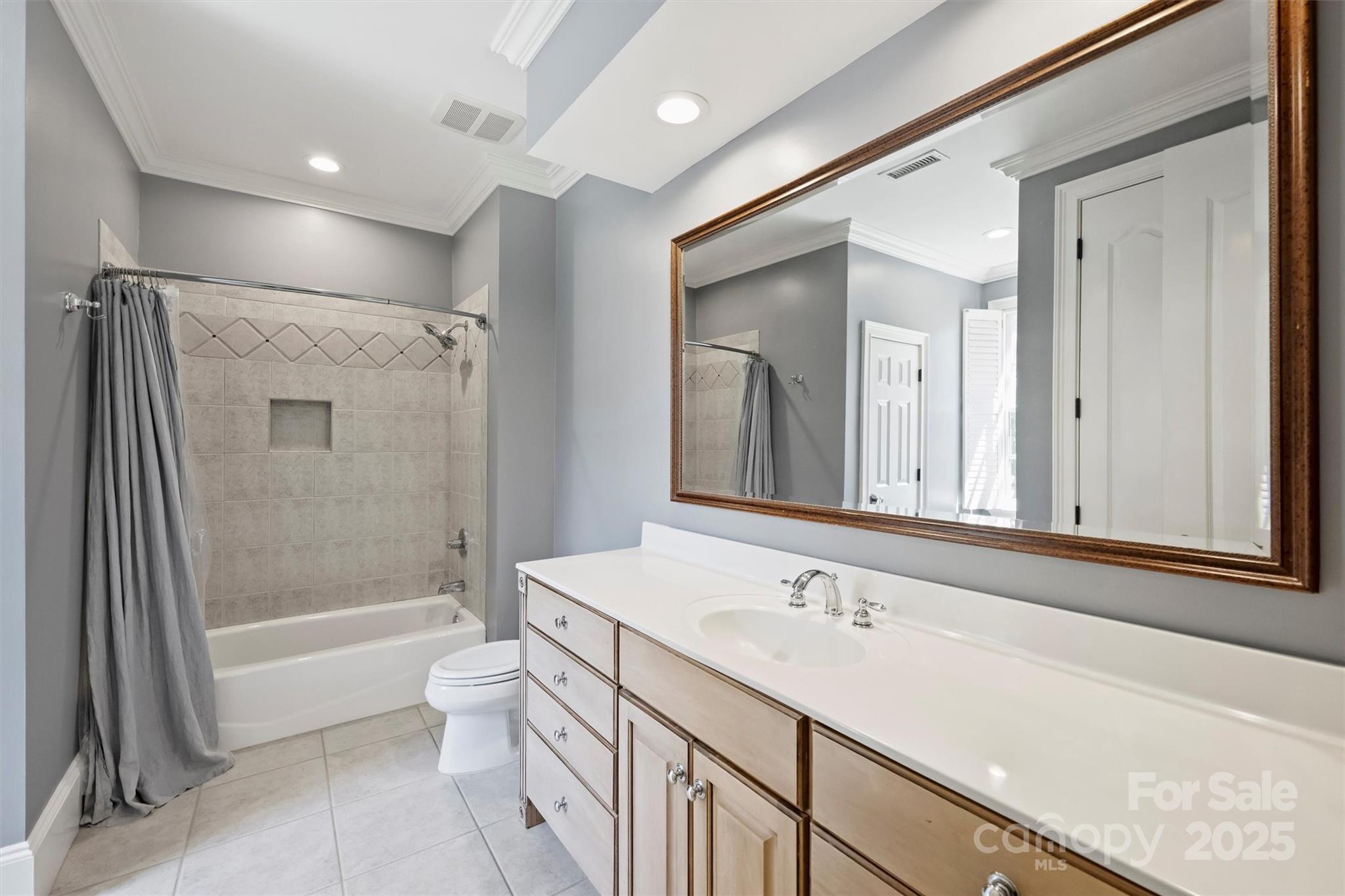 1869 Queens Road W
