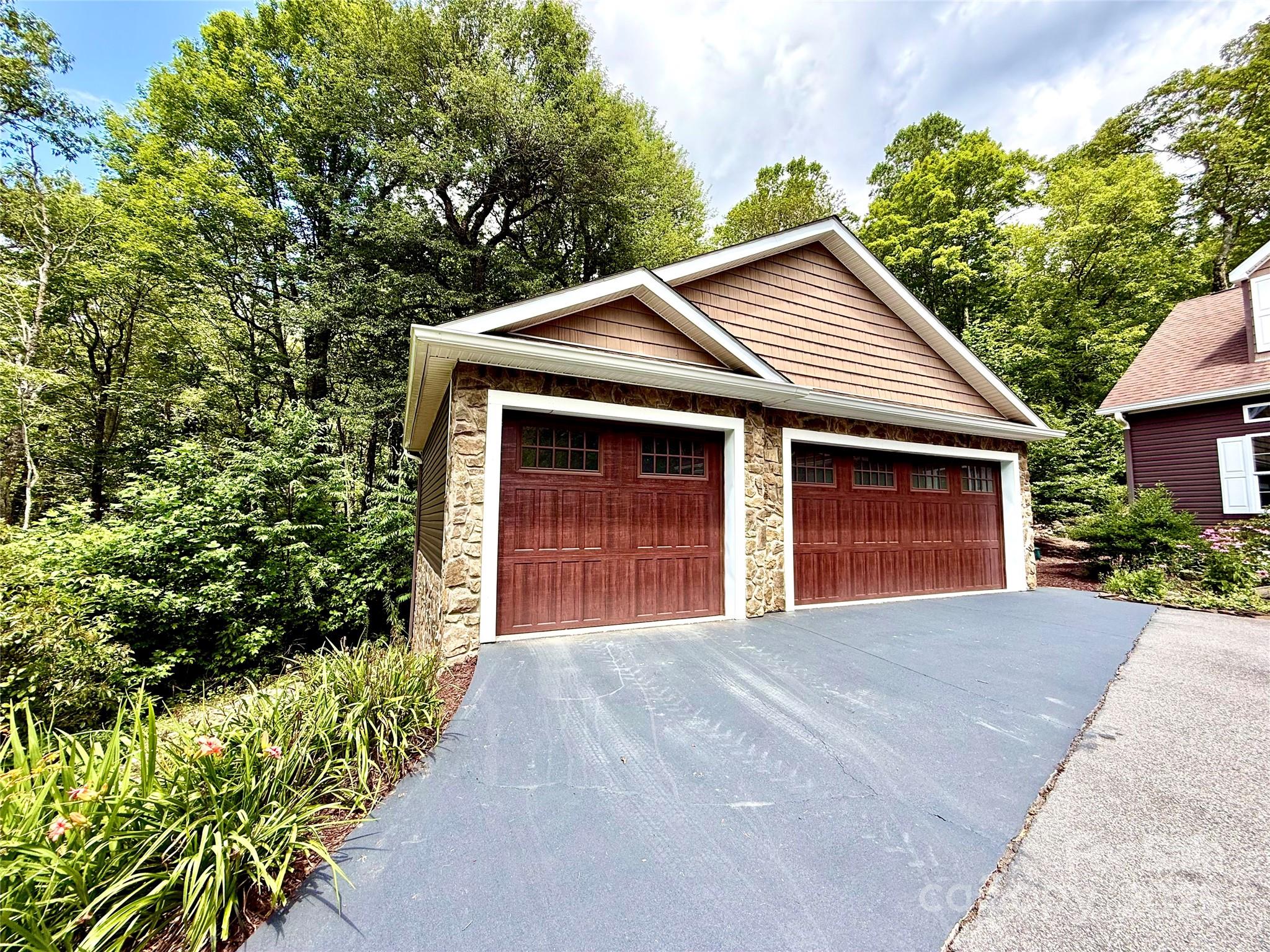 7230 Hideaway Lane