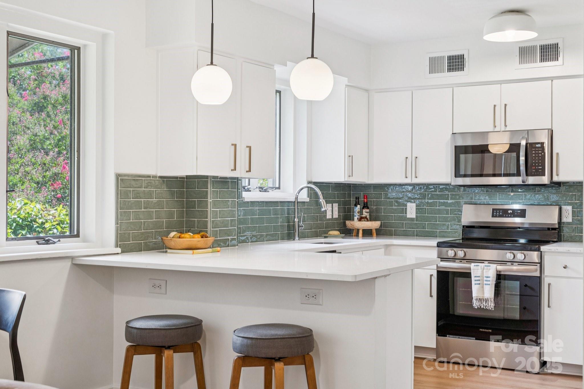 2421 Vail Avenue Unit: A6