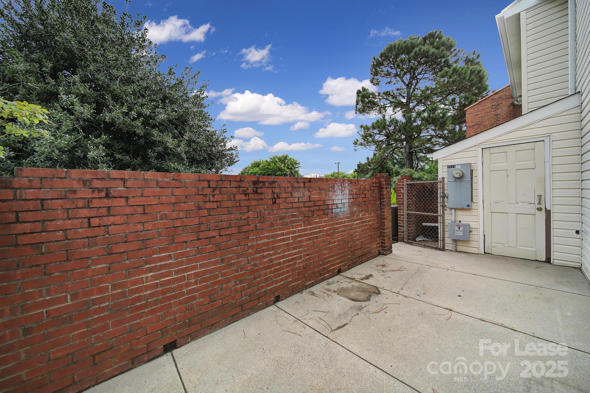 8914 Hunter Ridge Drive