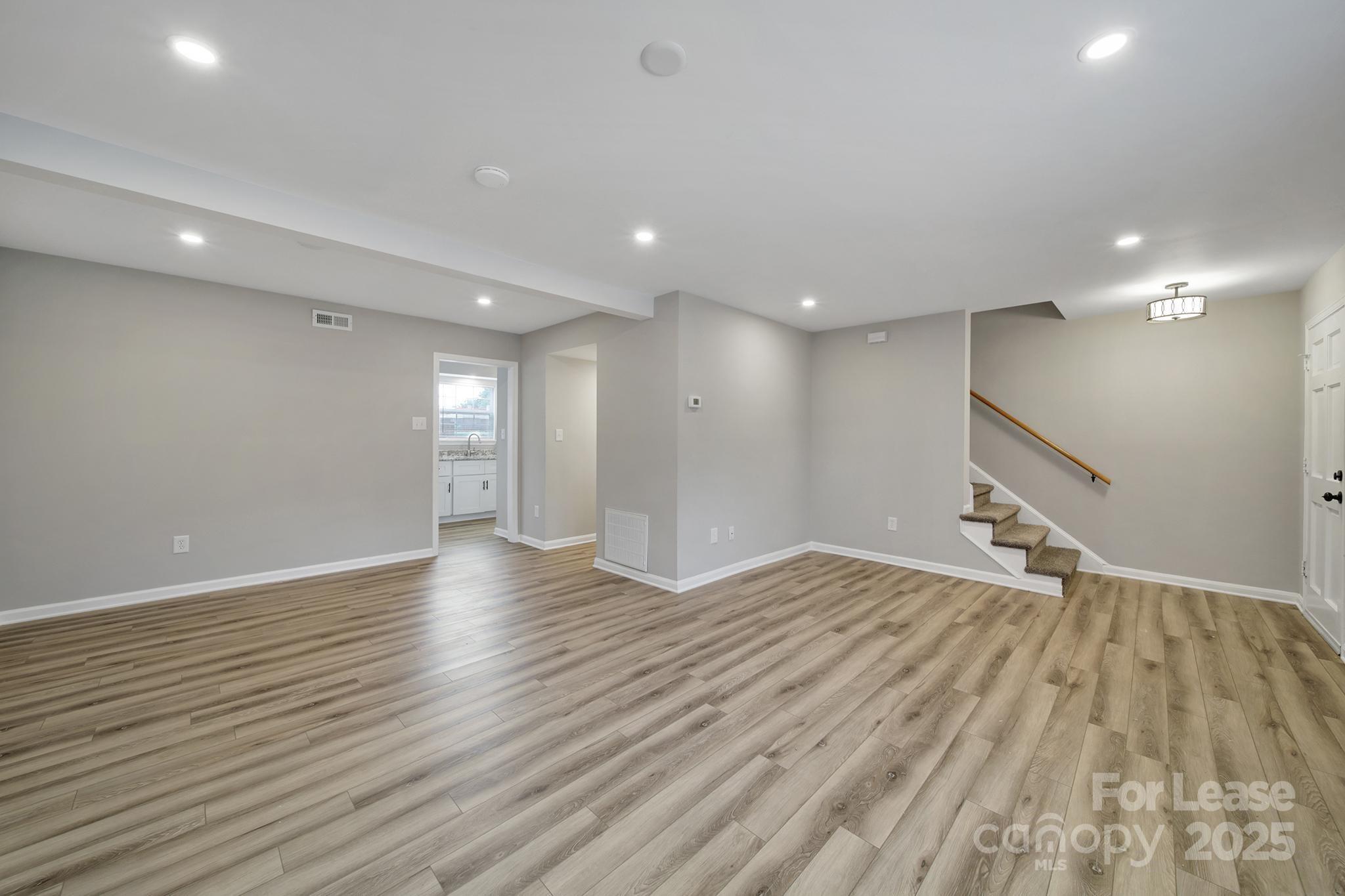 8914 Hunter Ridge Drive