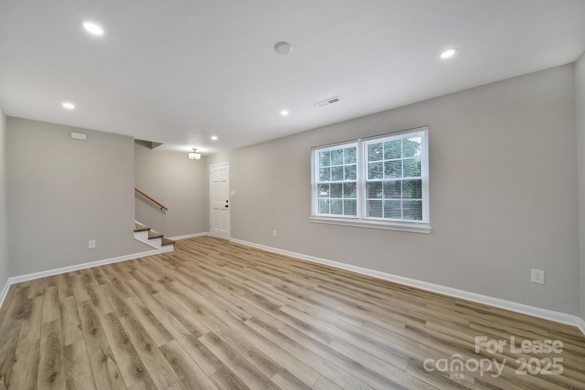 8914 Hunter Ridge Drive