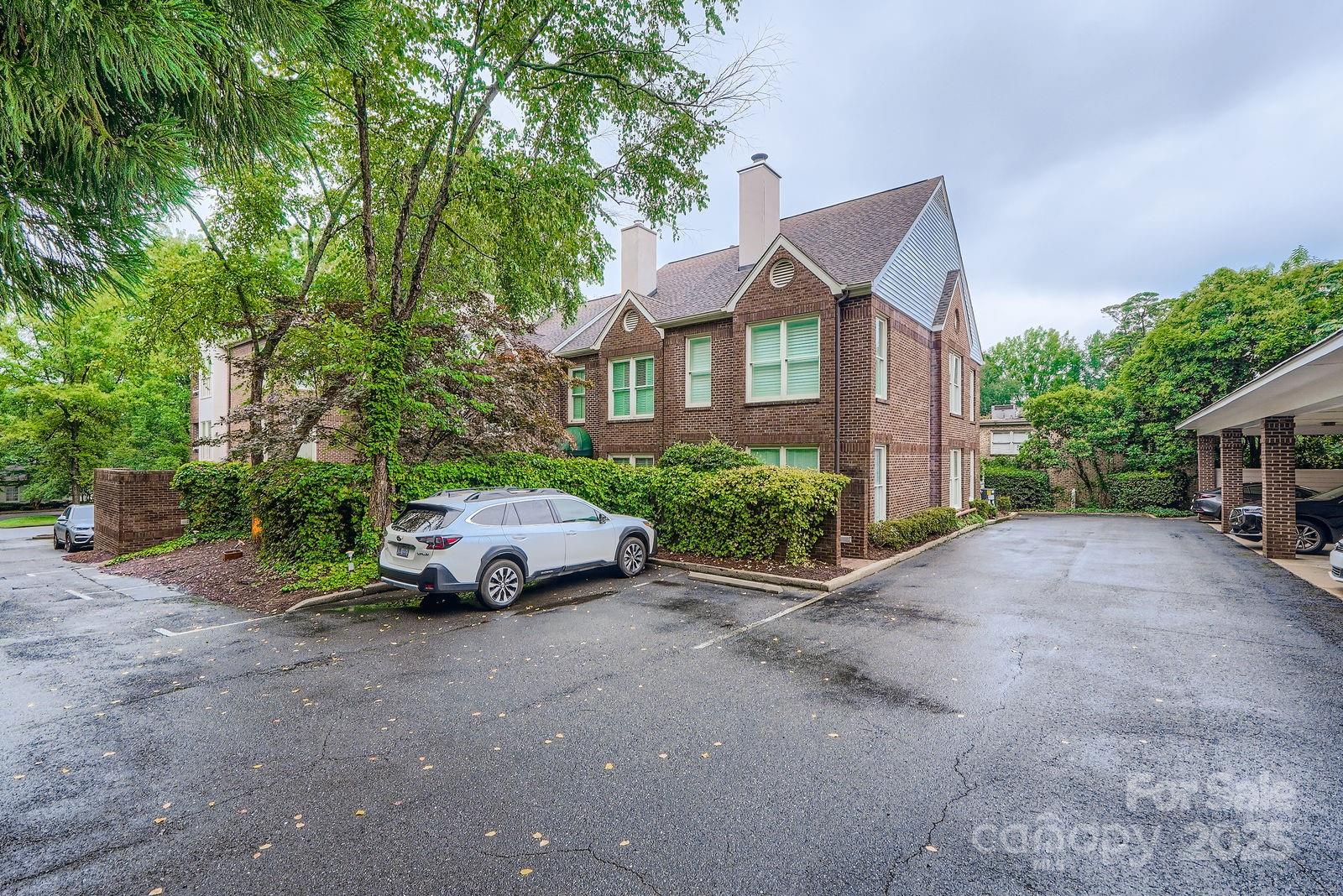 2220 Roswell Avenue Unit: F
