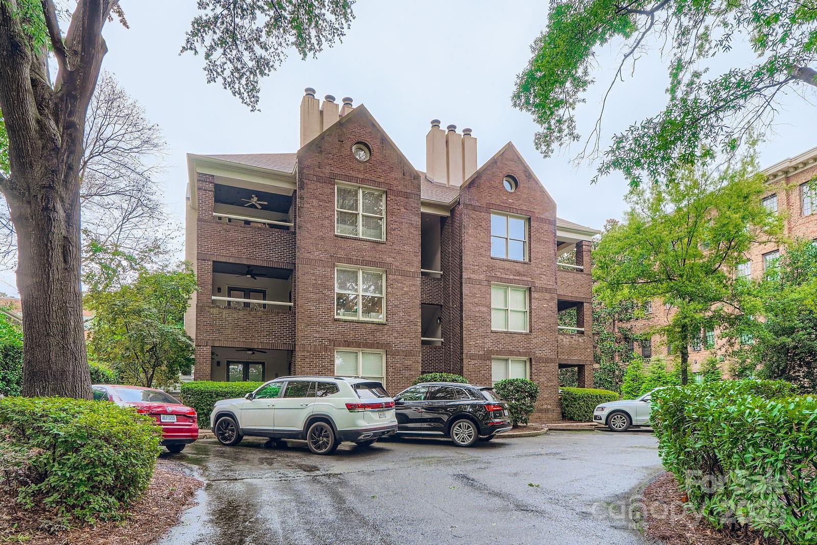 2220 Roswell Avenue Unit: F