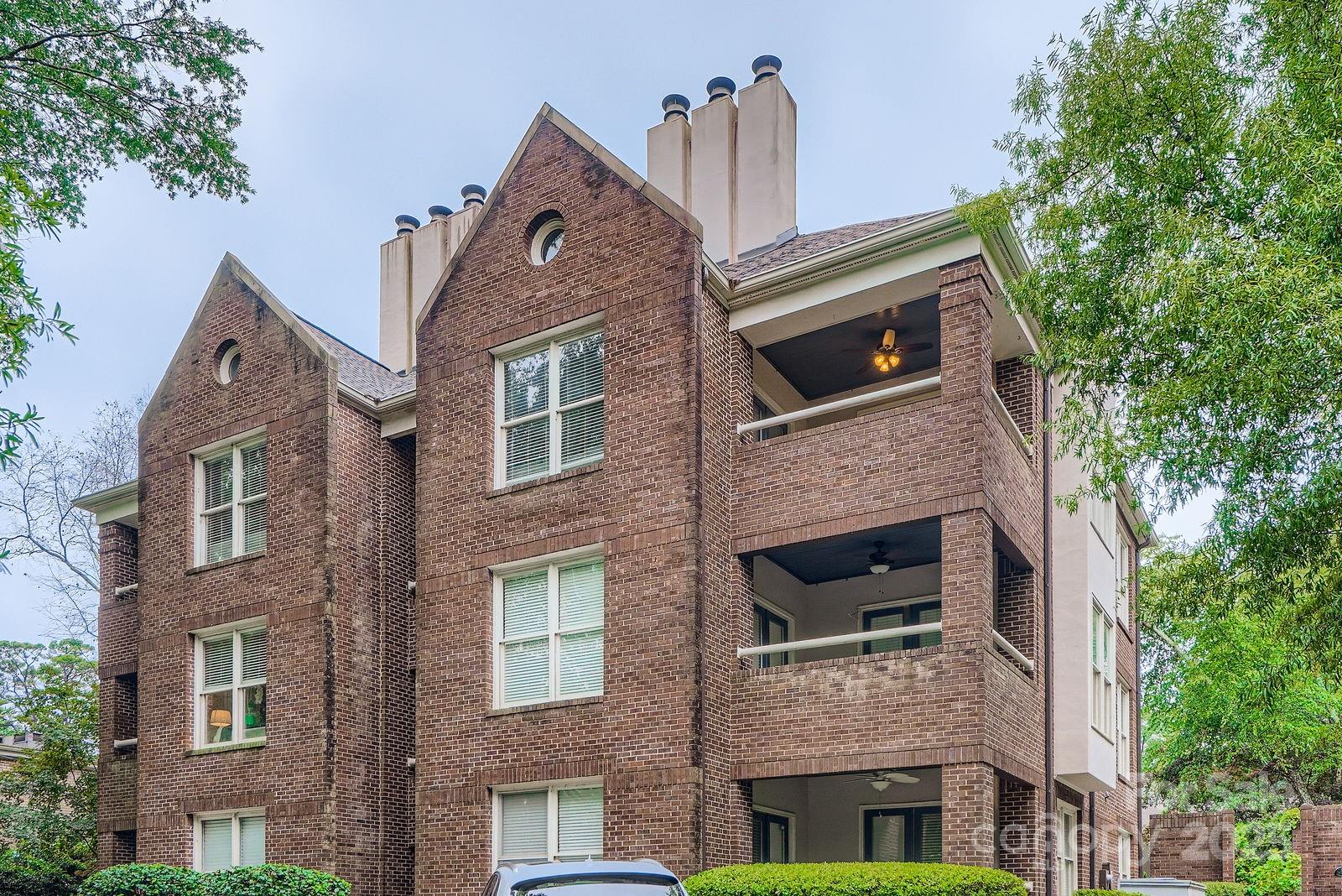 2220 Roswell Avenue Unit: F