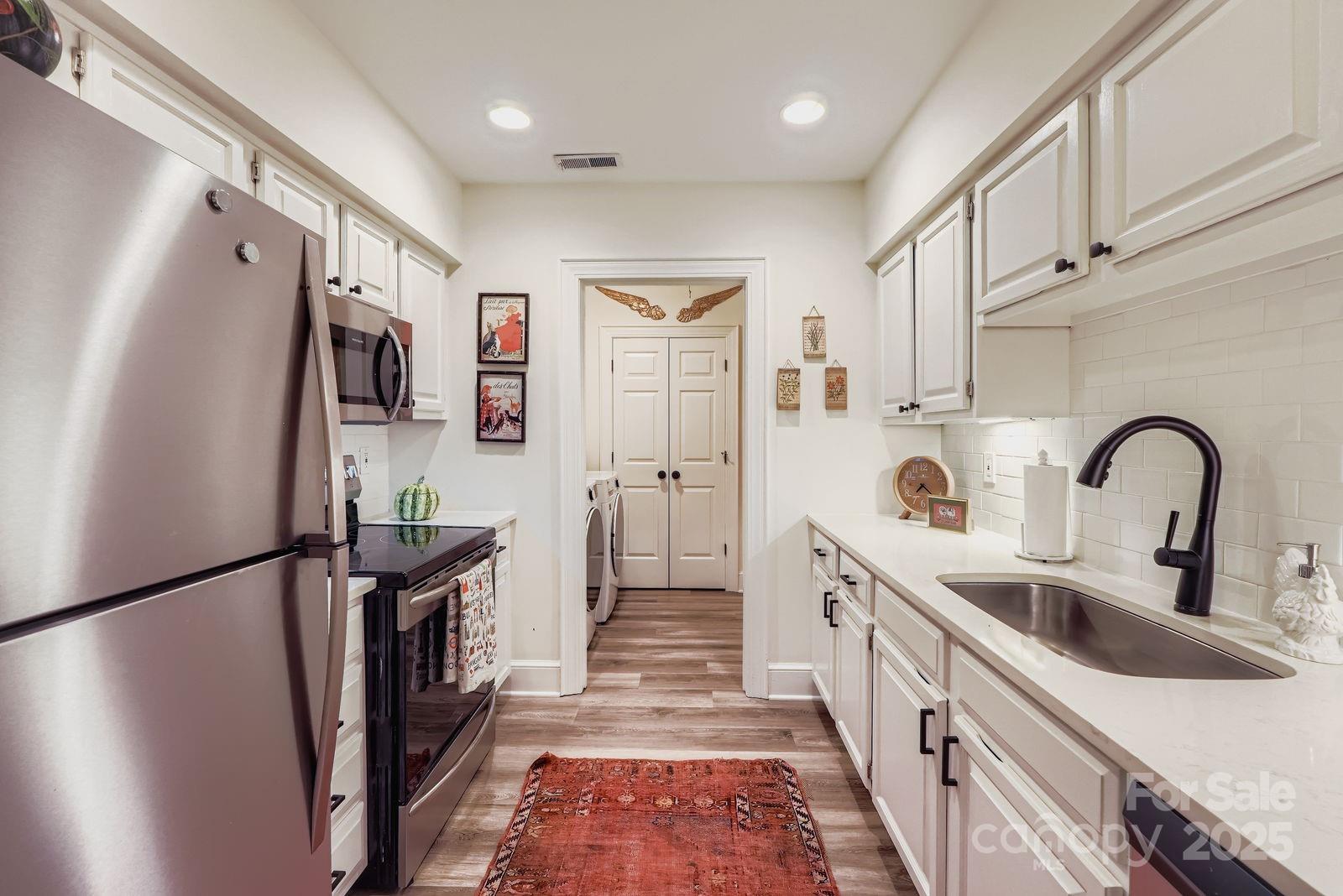 2220 Roswell Avenue Unit: F