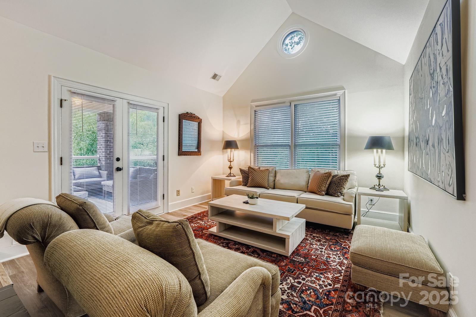 2220 Roswell Avenue Unit: F
