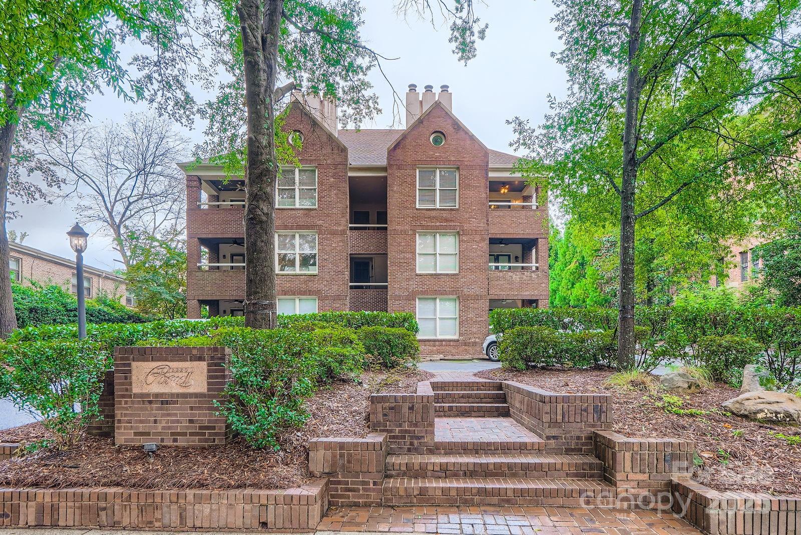 2220 Roswell Avenue Unit: F