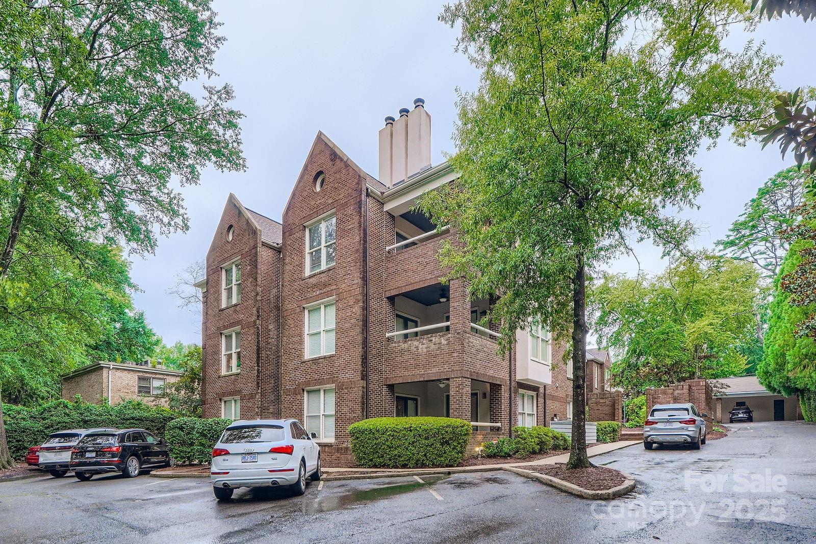 2220 Roswell Avenue Unit: F