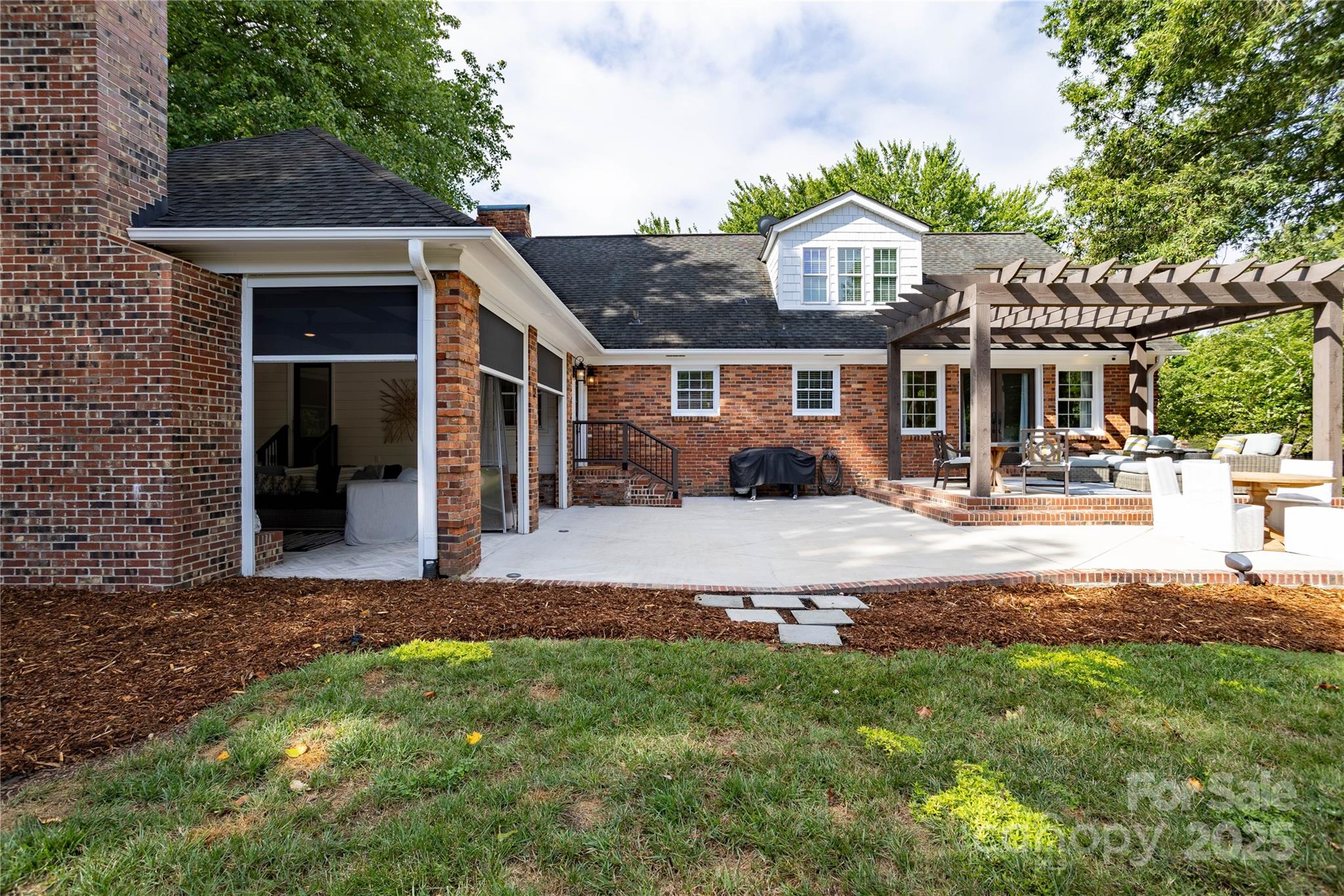 4401 Town And Country Drive