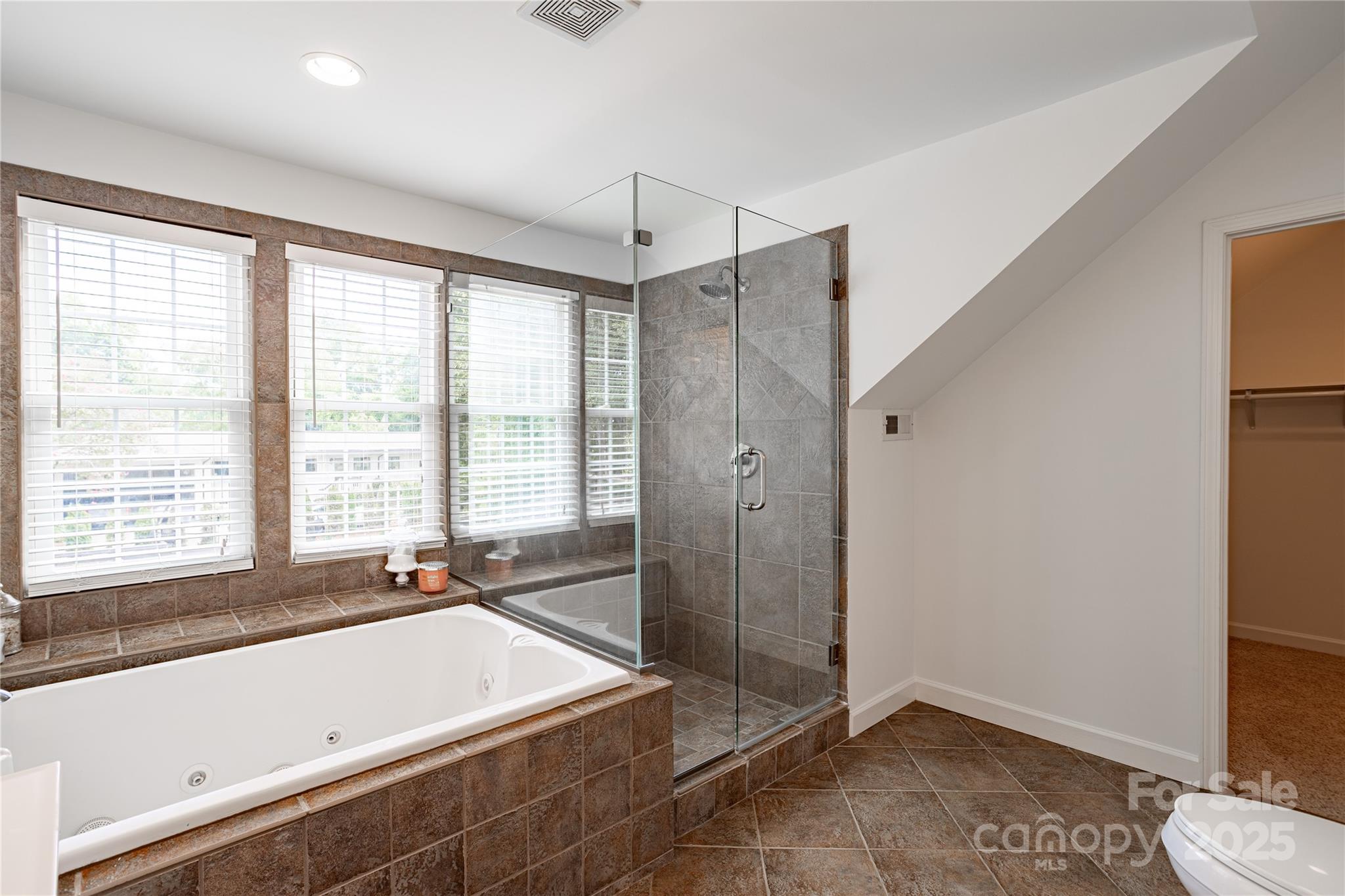 4401 Town And Country Drive
