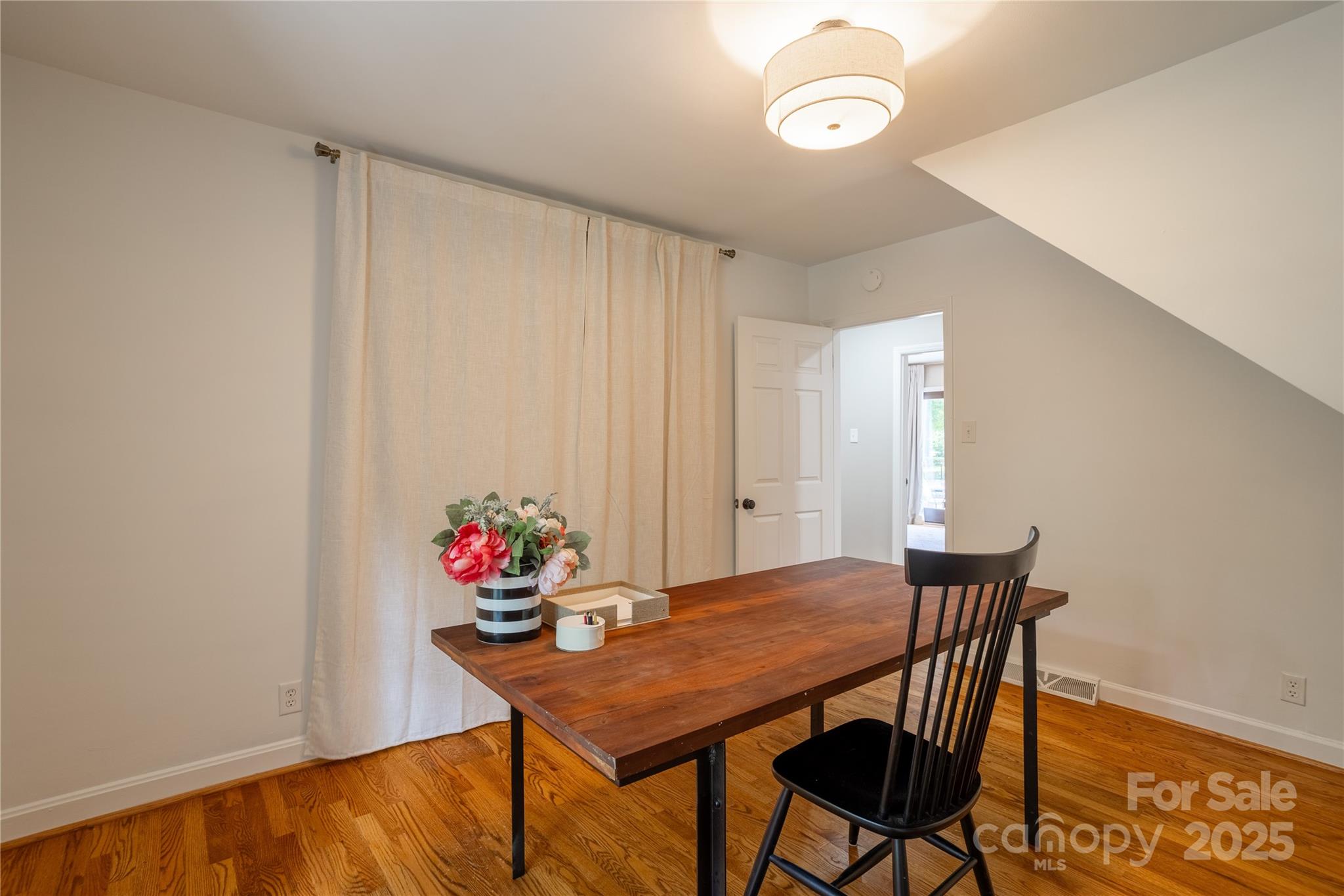 4401 Town And Country Drive
