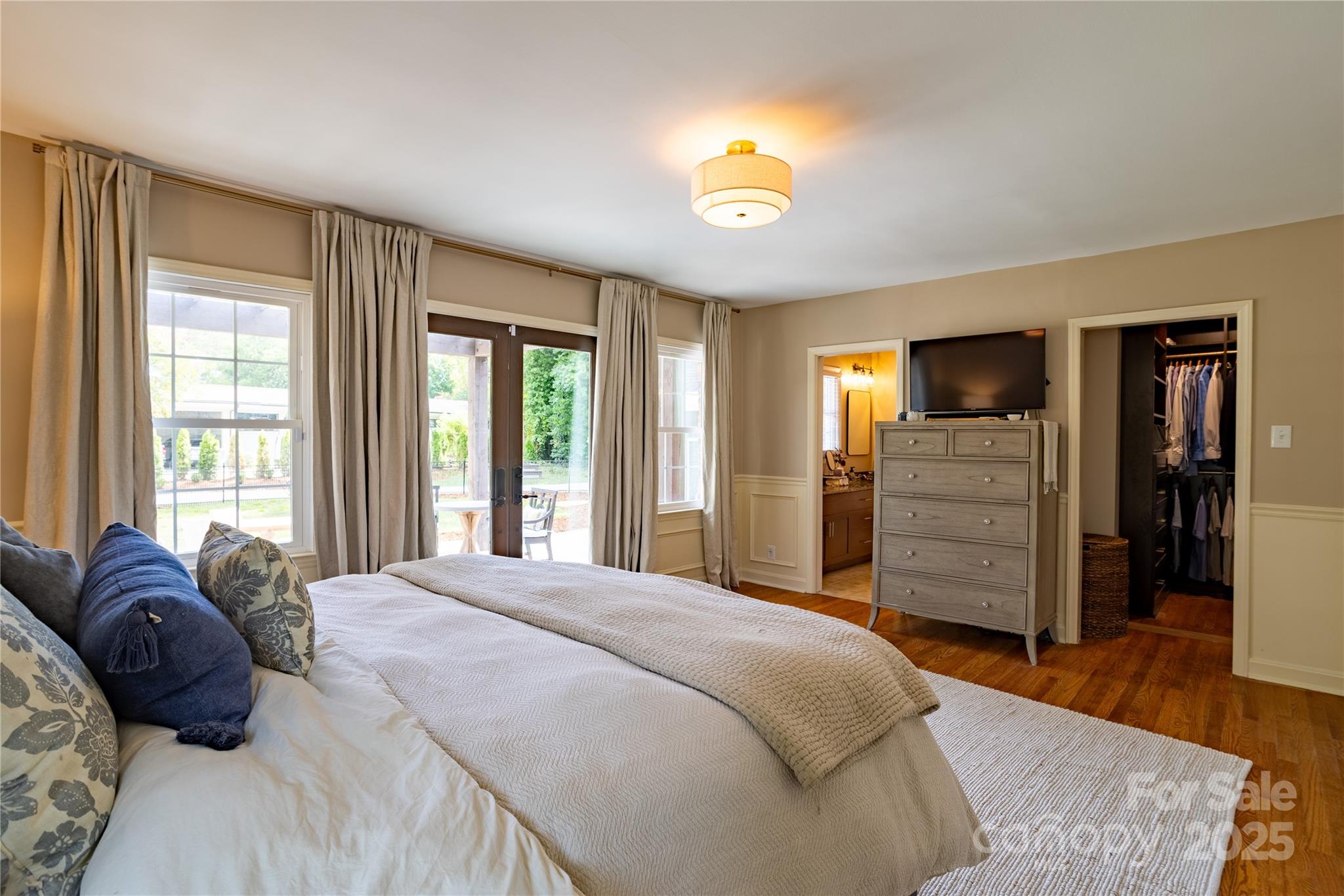 4401 Town And Country Drive