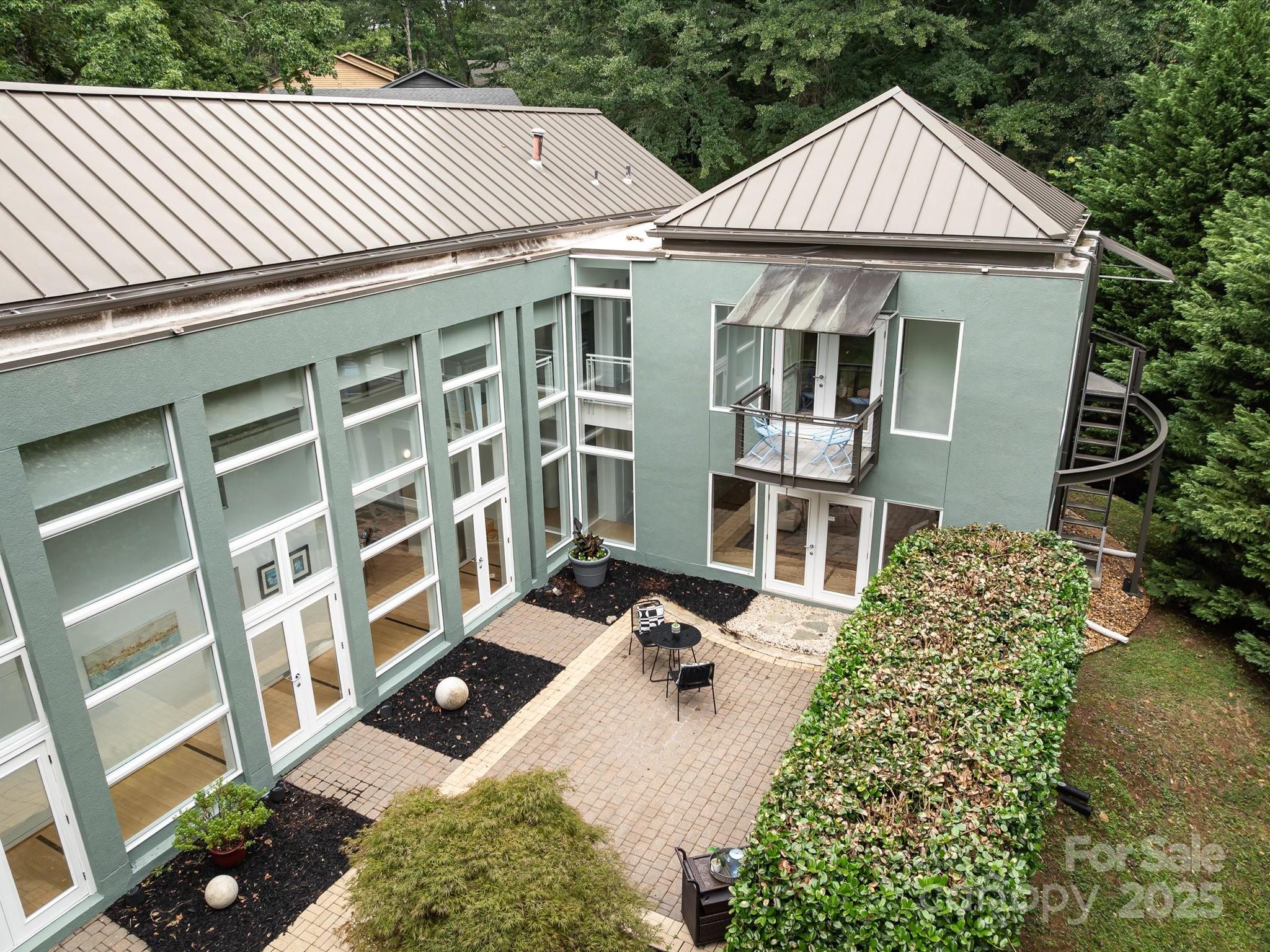 1227 Jules Court