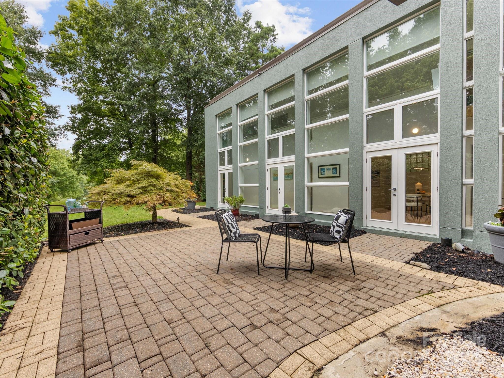 1227 Jules Court