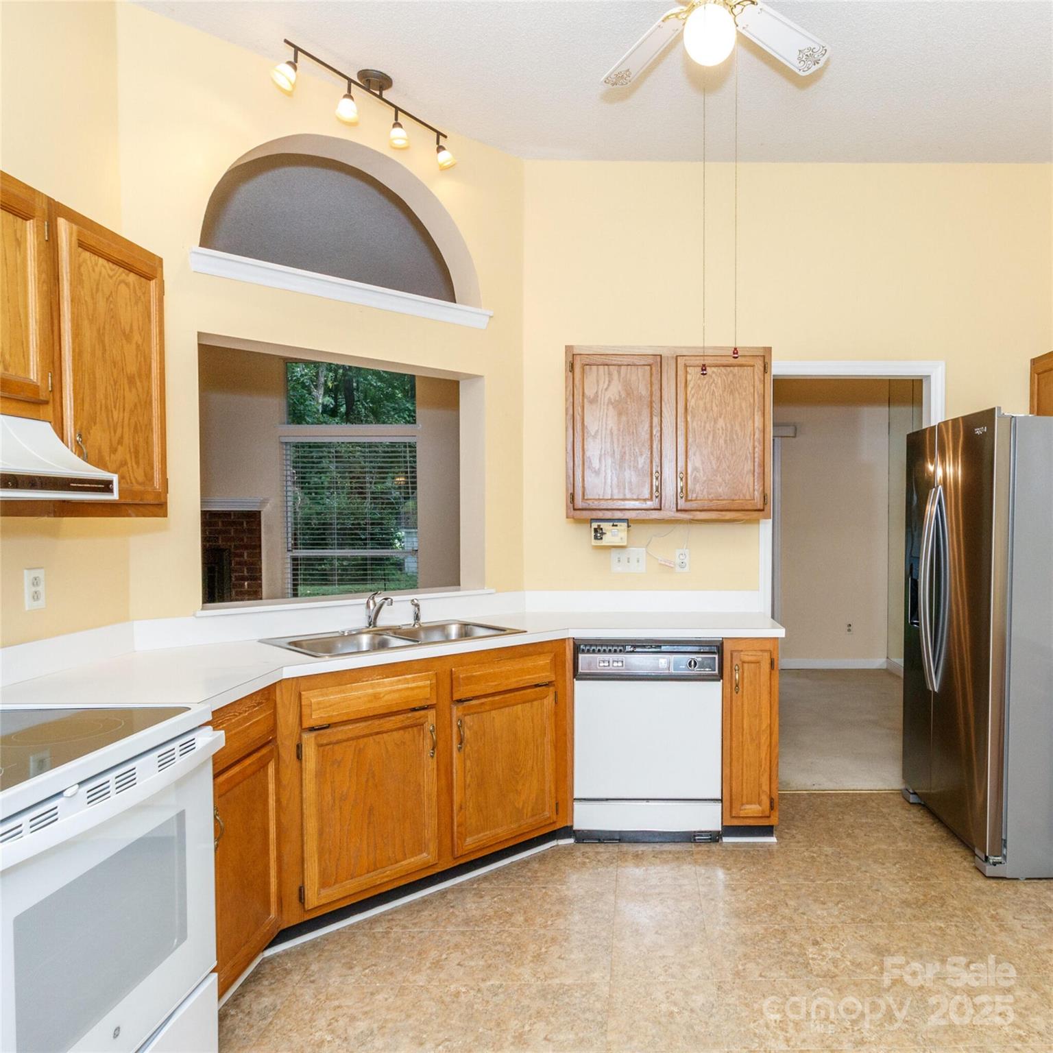 7102 Chattanooga Lane