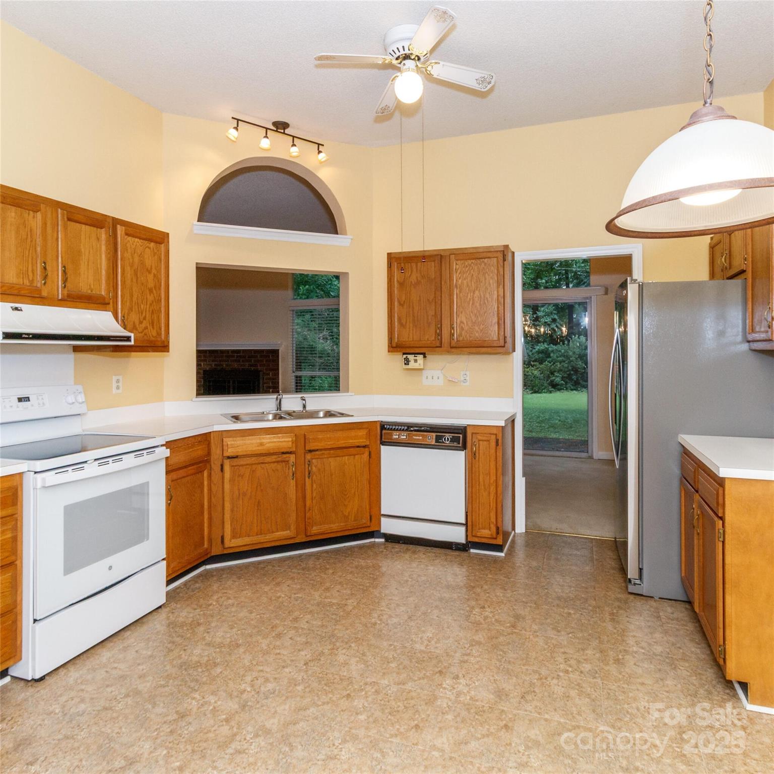 7102 Chattanooga Lane