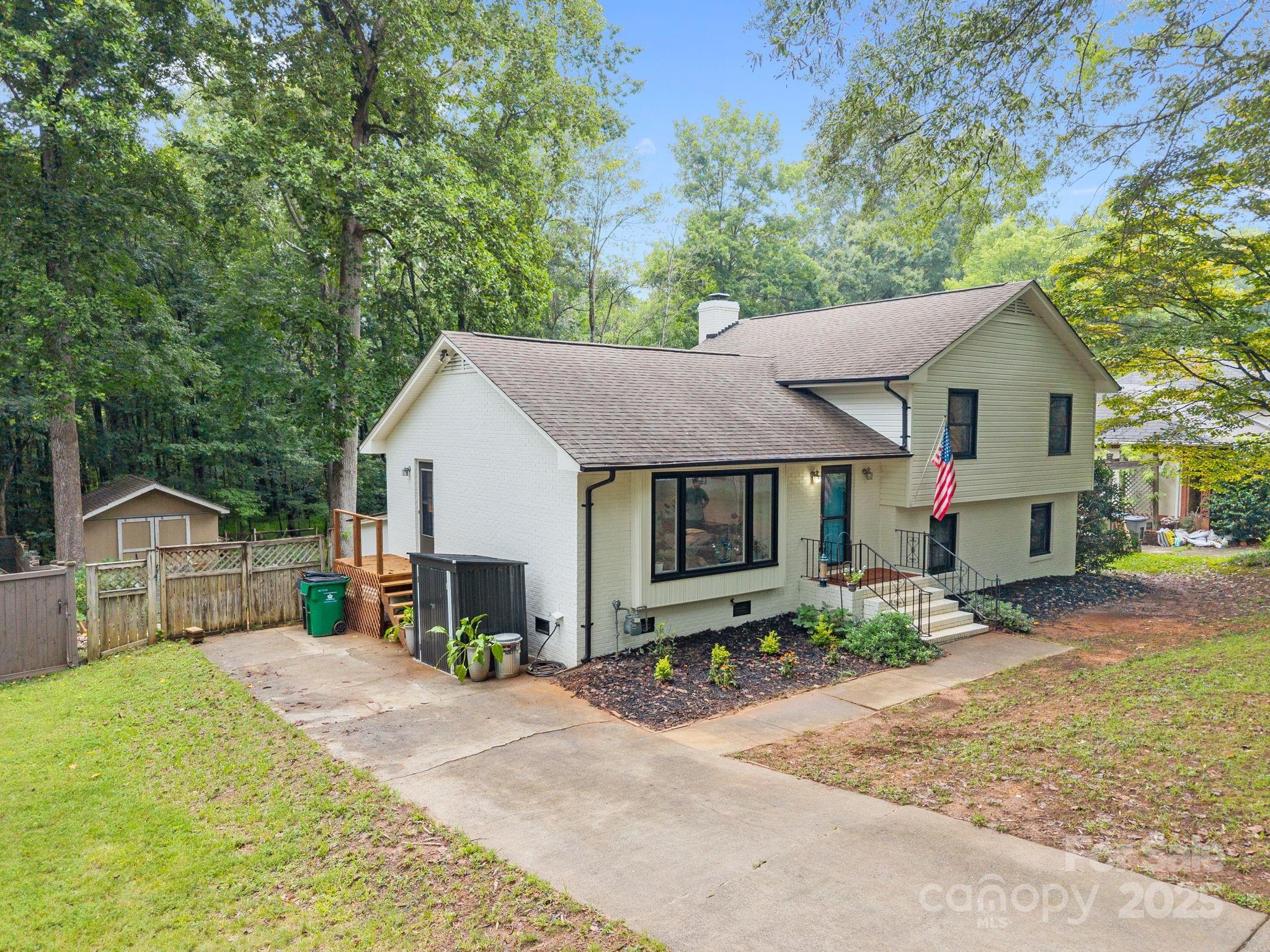 525 Kelford Lane