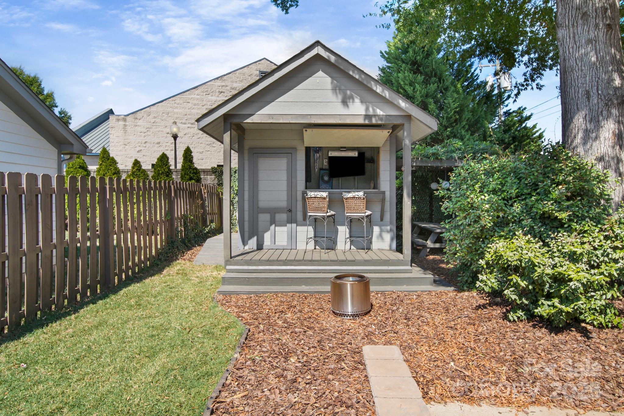 2925 Virginia Avenue