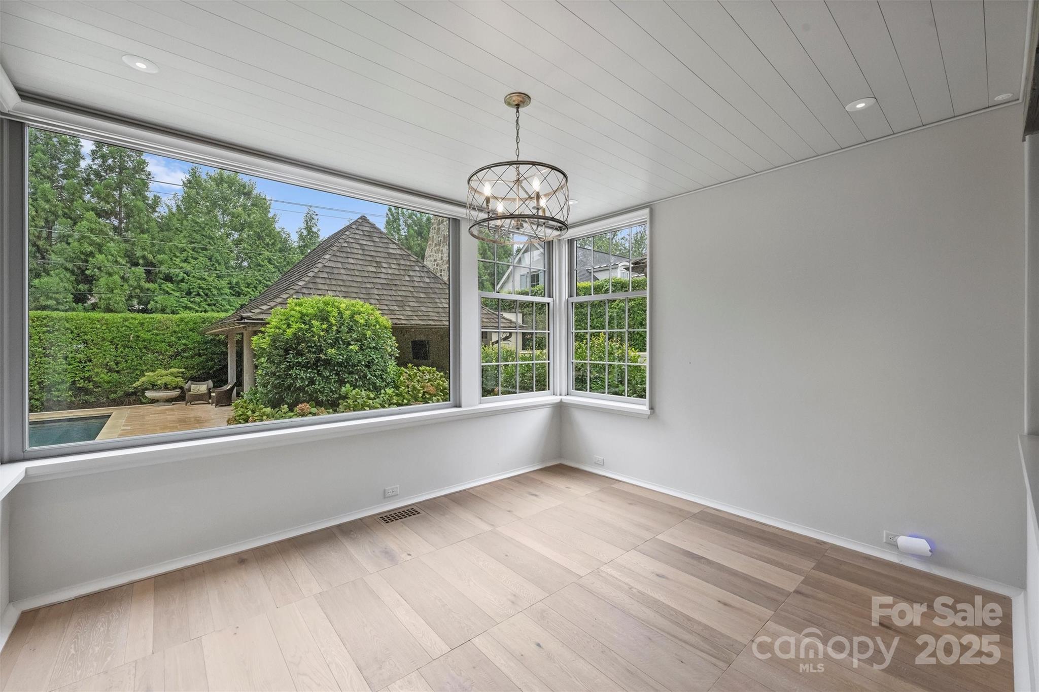 3912 Beresford Road