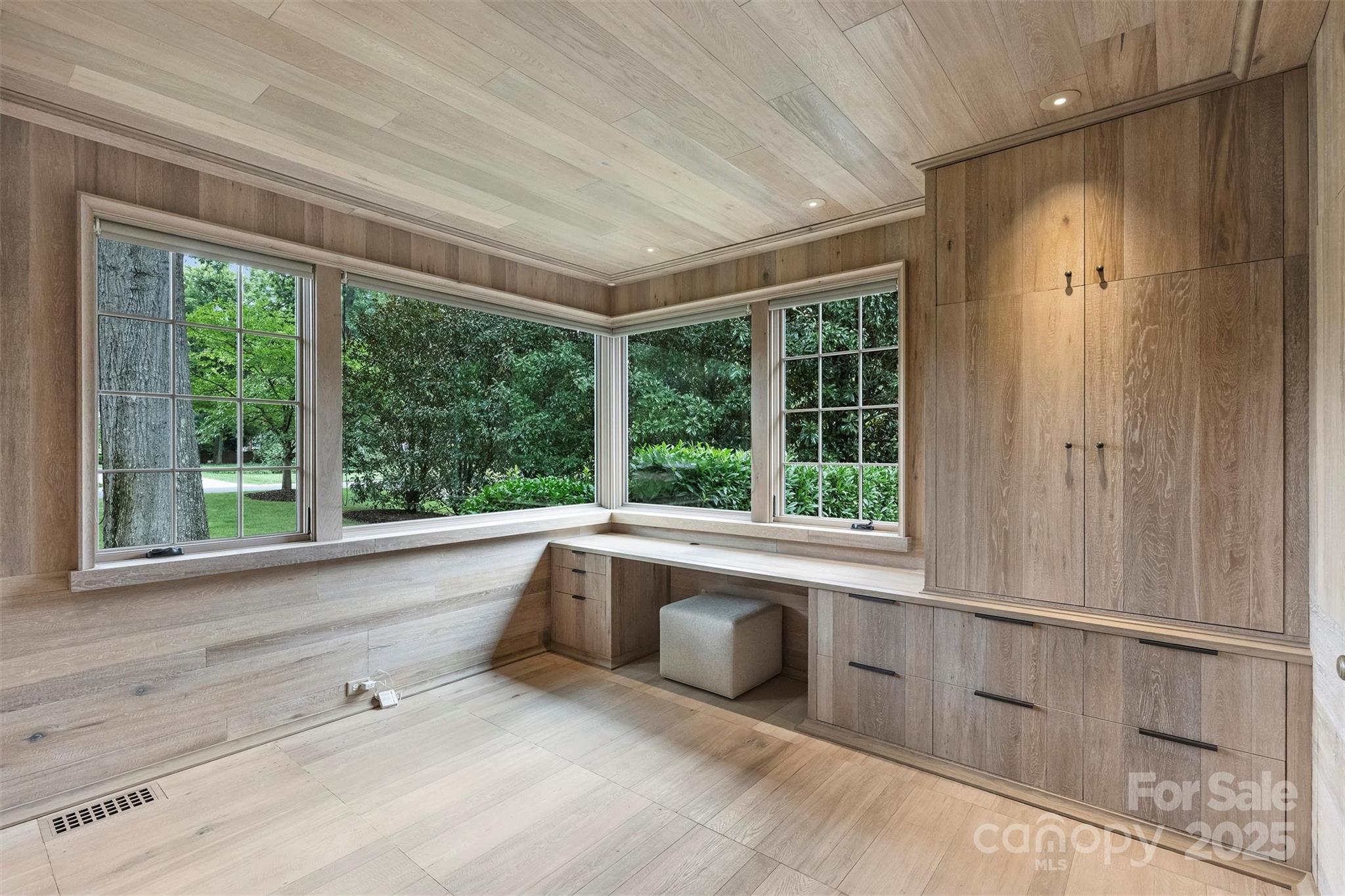 3912 Beresford Road