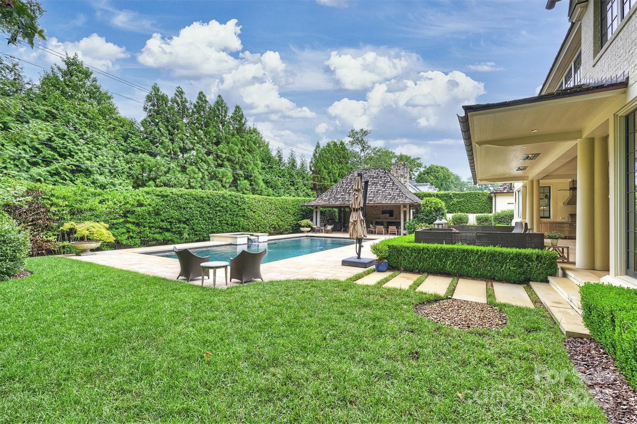 3912 Beresford Road
