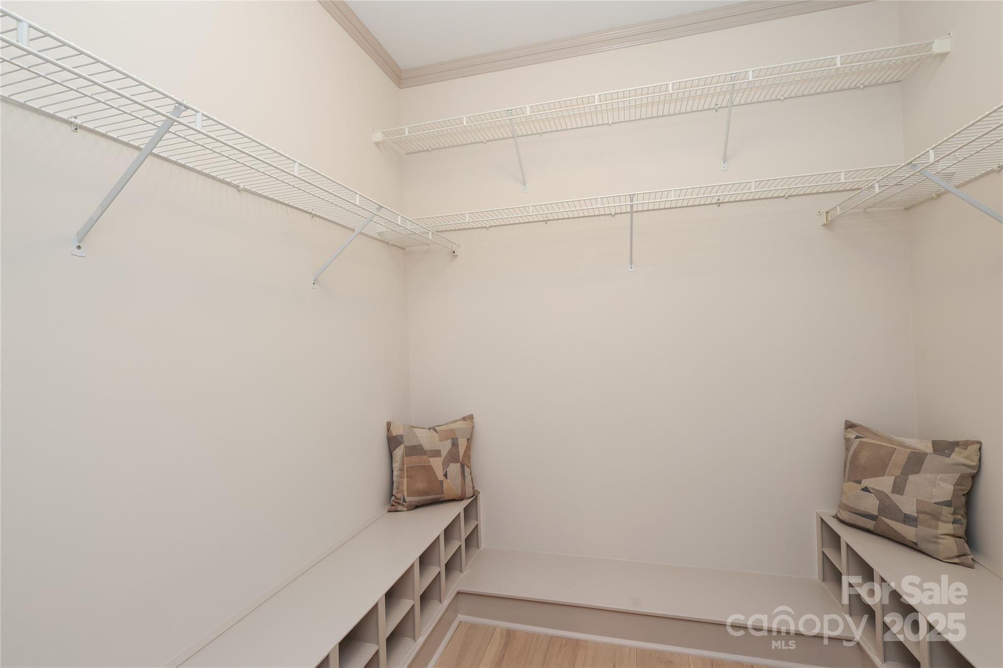 321 Sloane Square Way