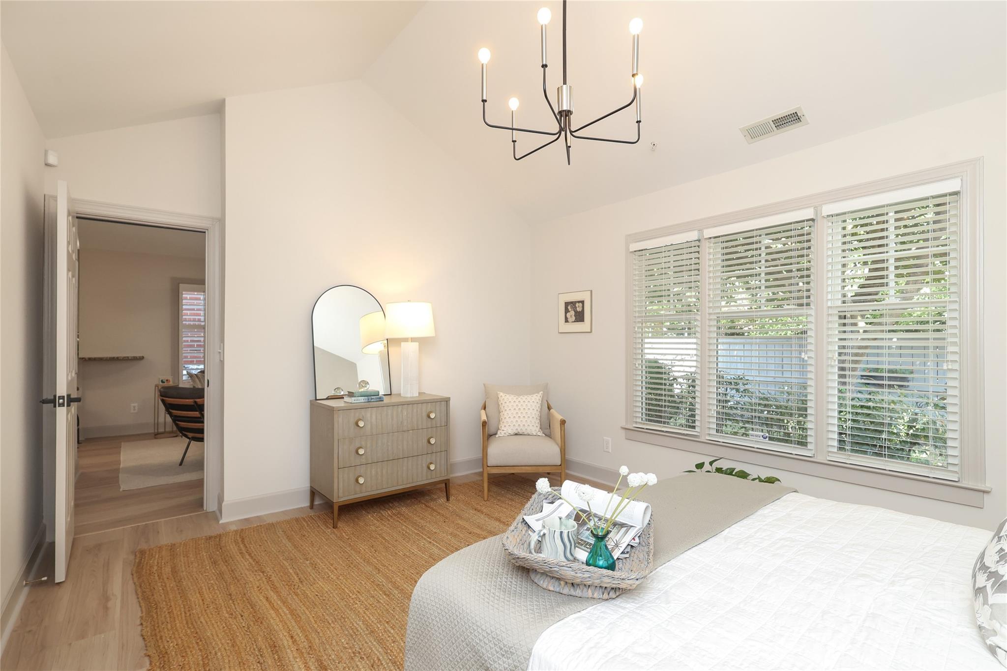 321 Sloane Square Way