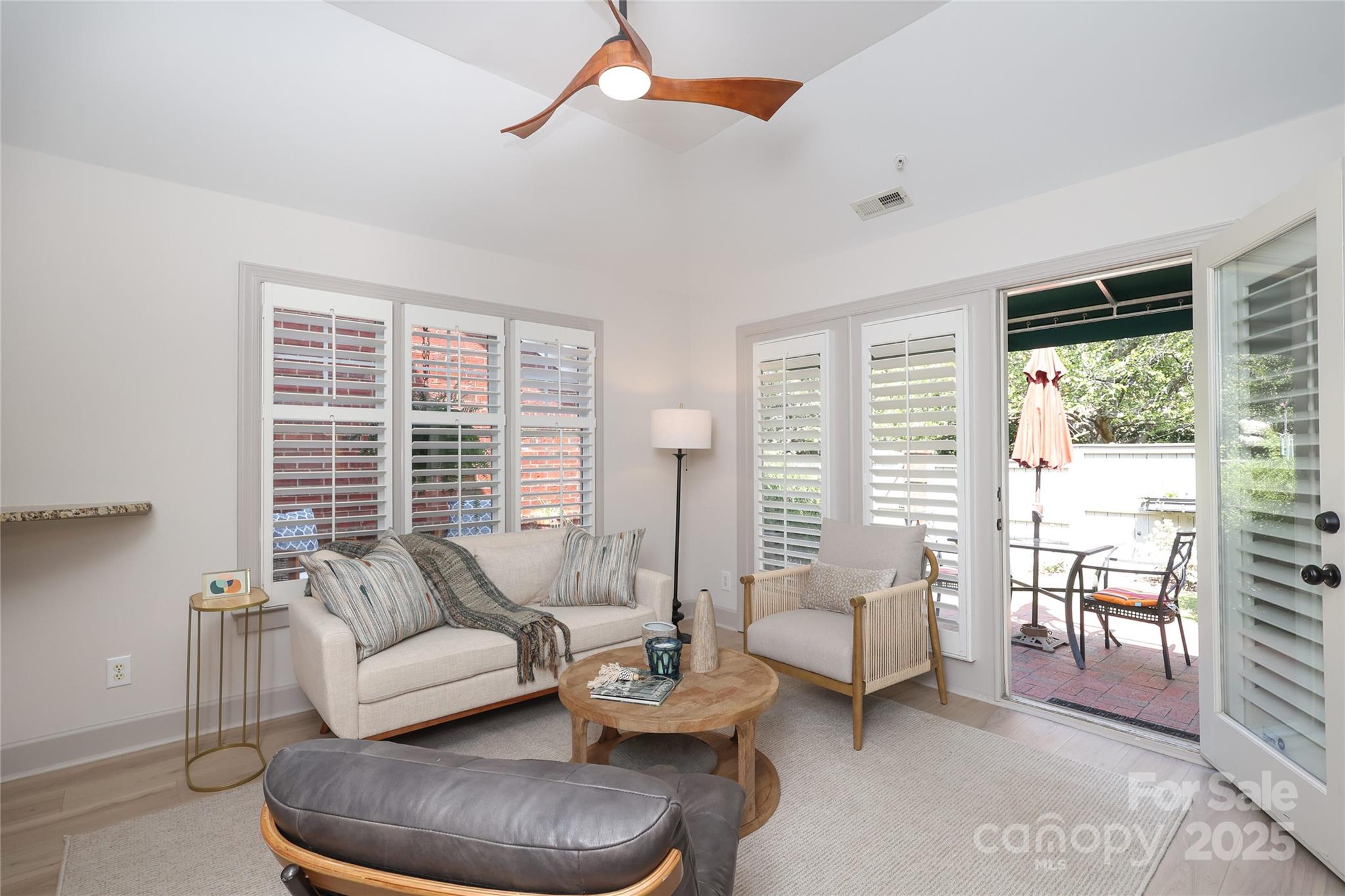 321 Sloane Square Way