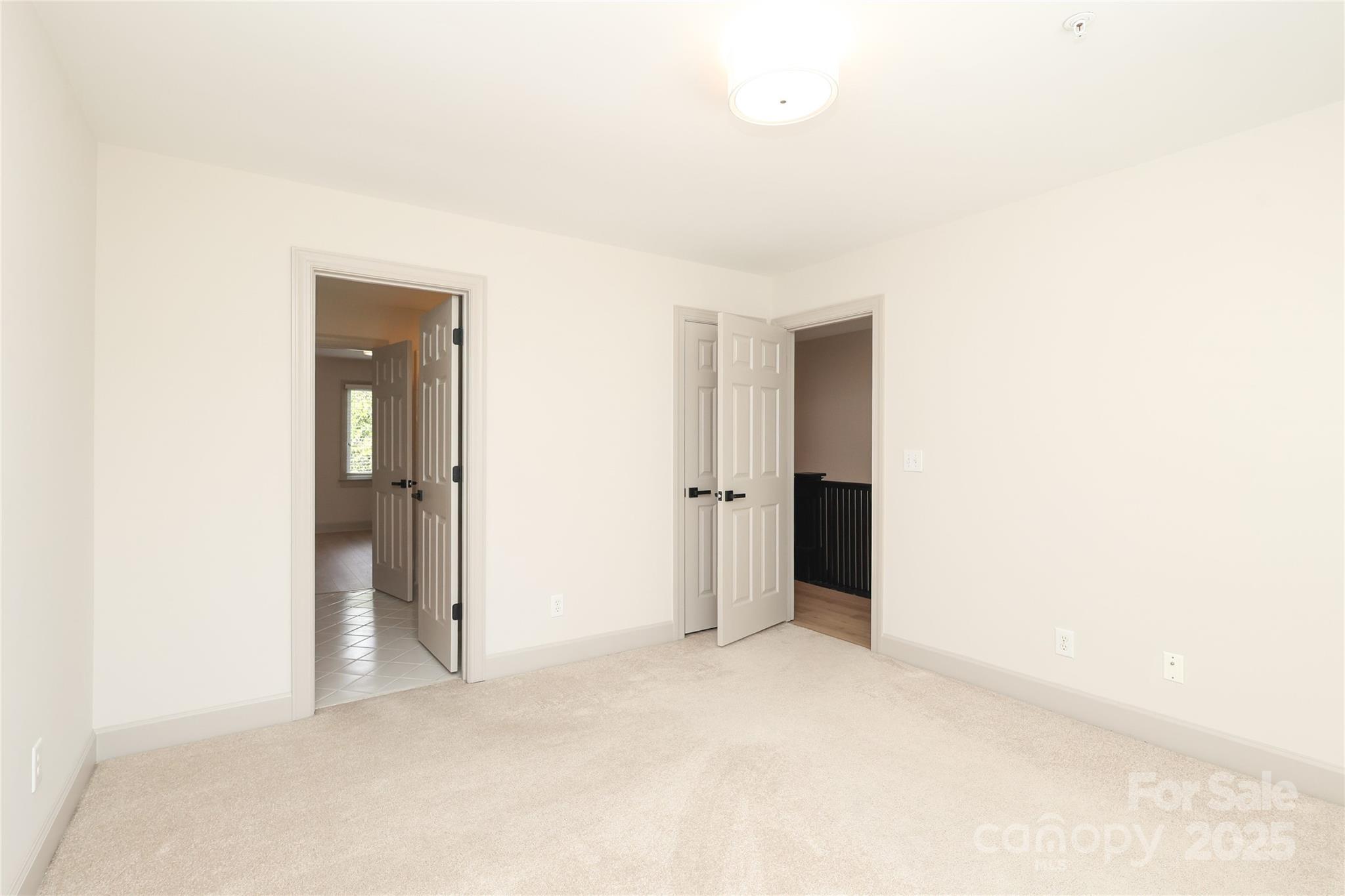321 Sloane Square Way