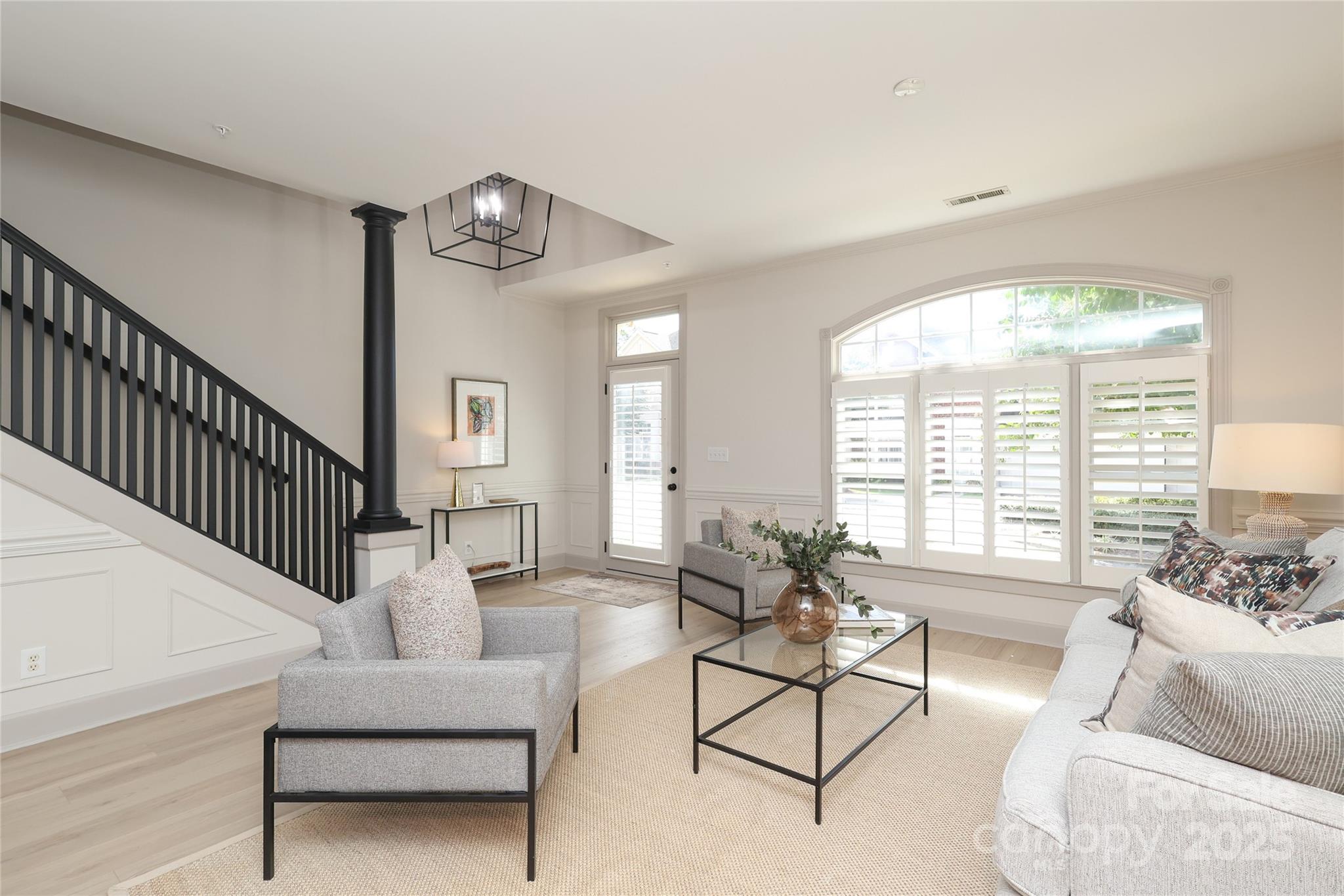 321 Sloane Square Way