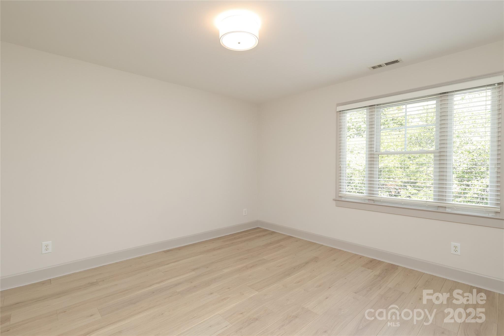 321 Sloane Square Way