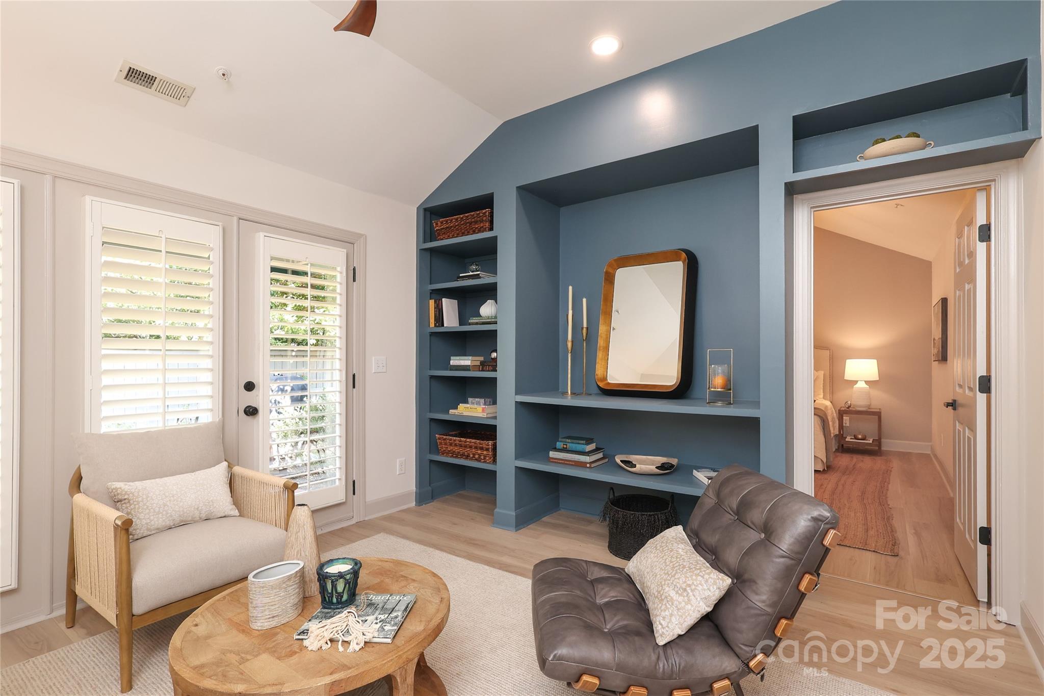321 Sloane Square Way