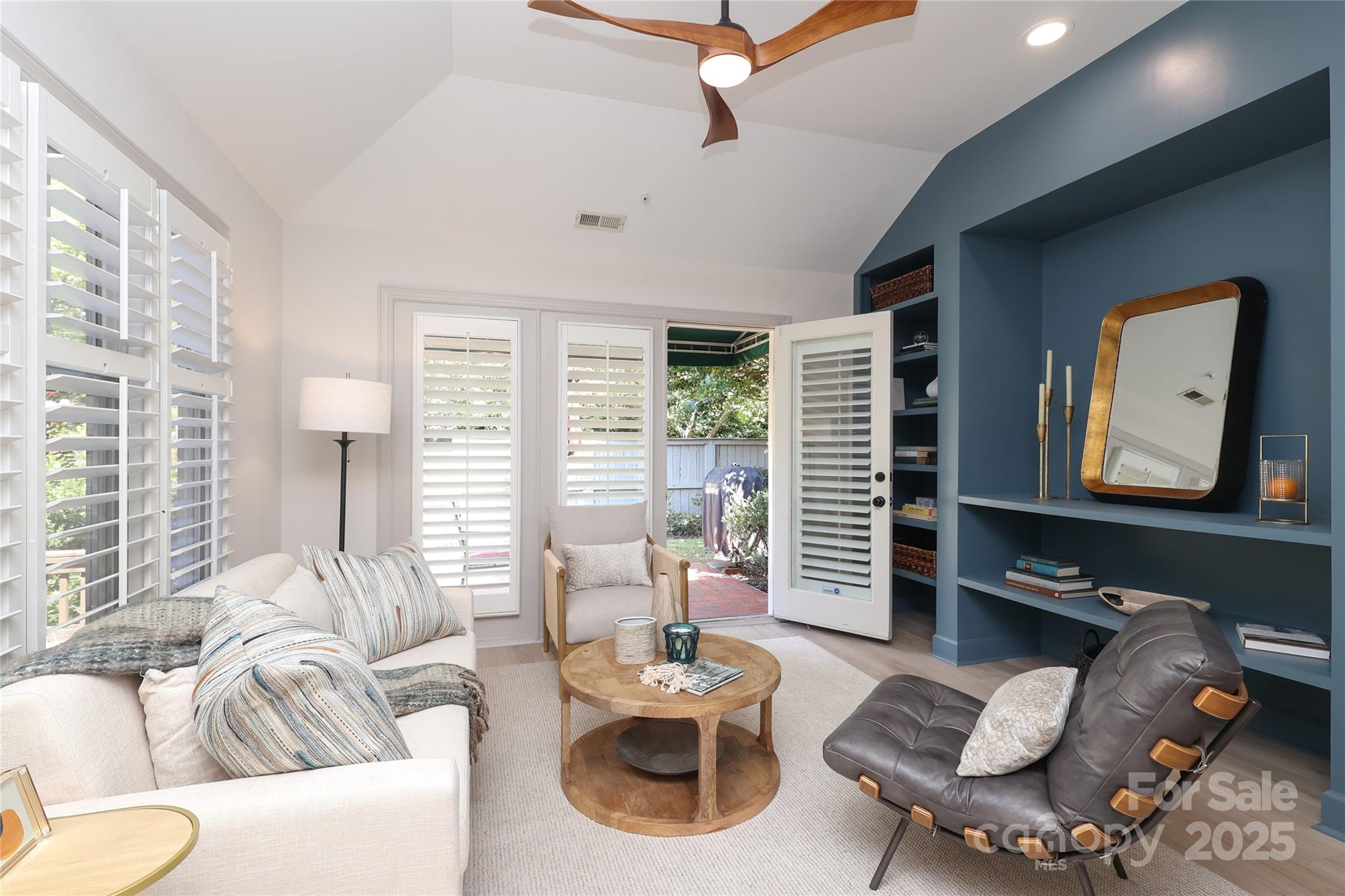 321 Sloane Square Way