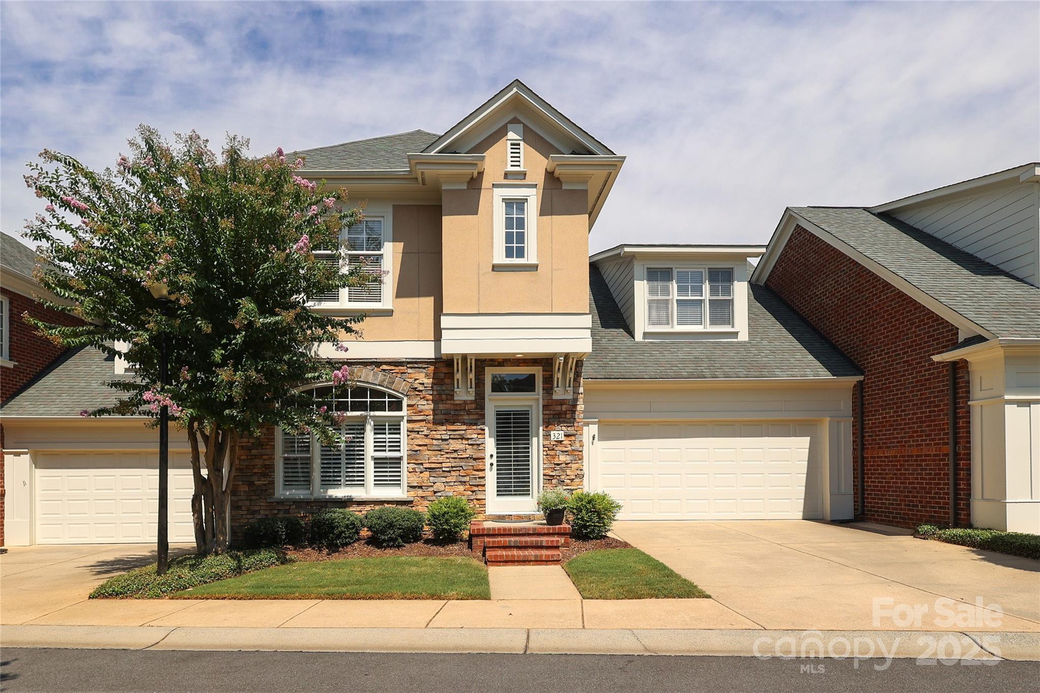 321 Sloane Square Way