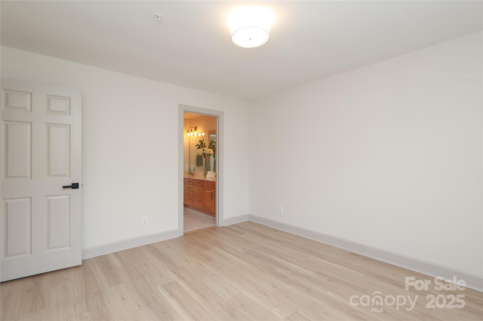 321 Sloane Square Way