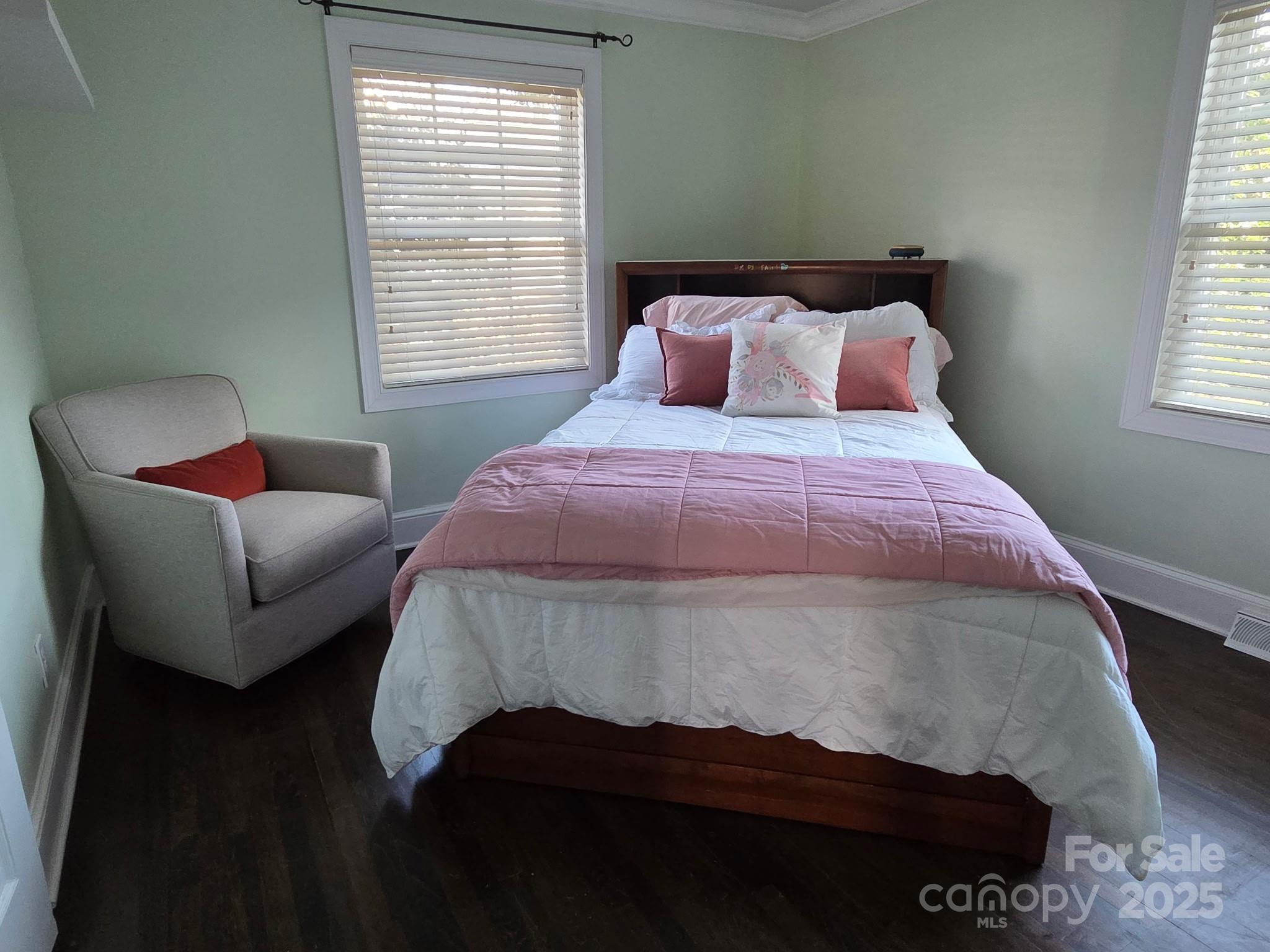 823 Sedgefield Road