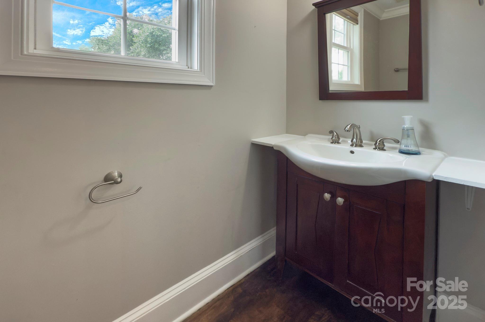 823 Sedgefield Road