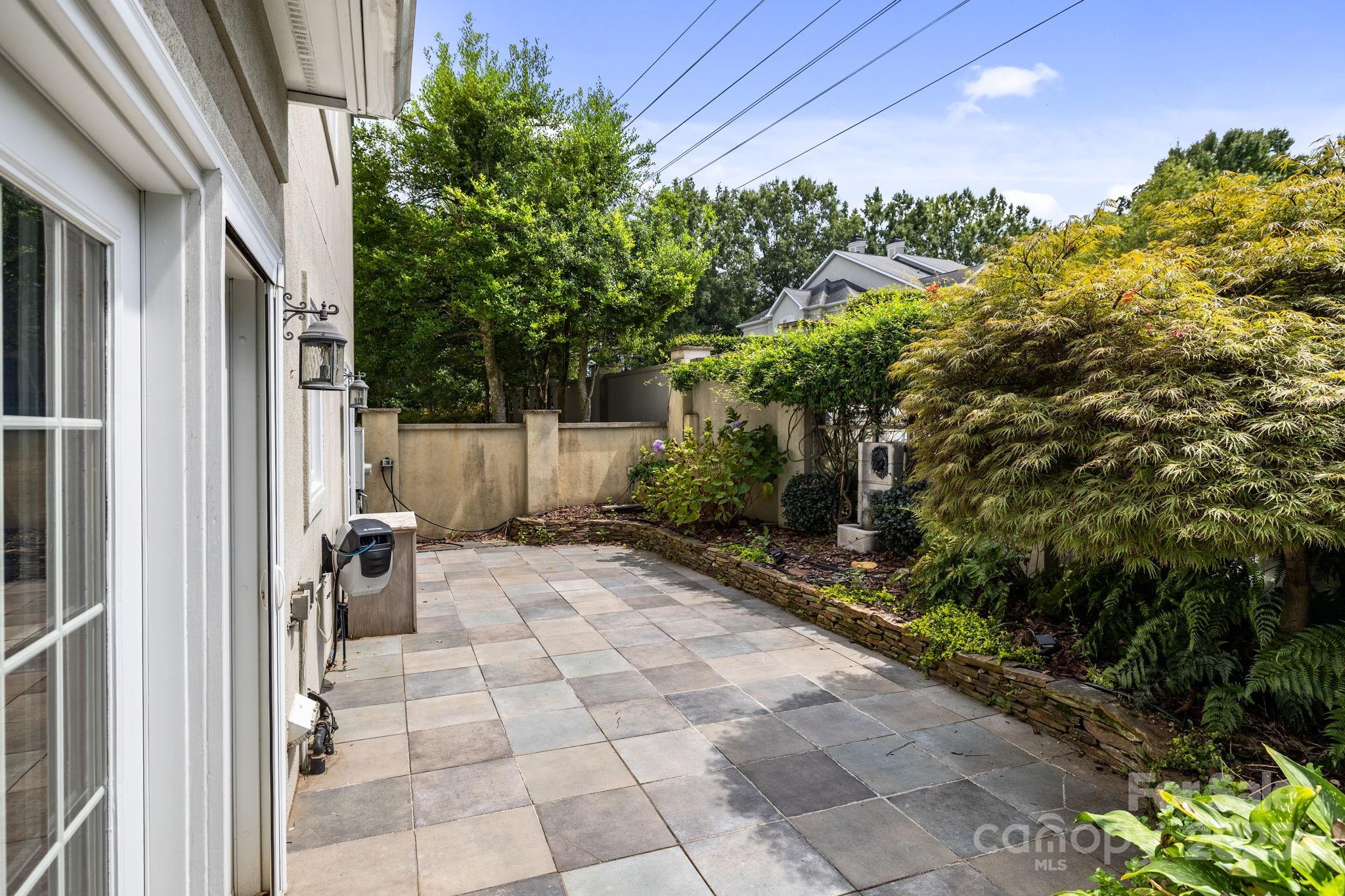 3430 Royal Crest Drive
