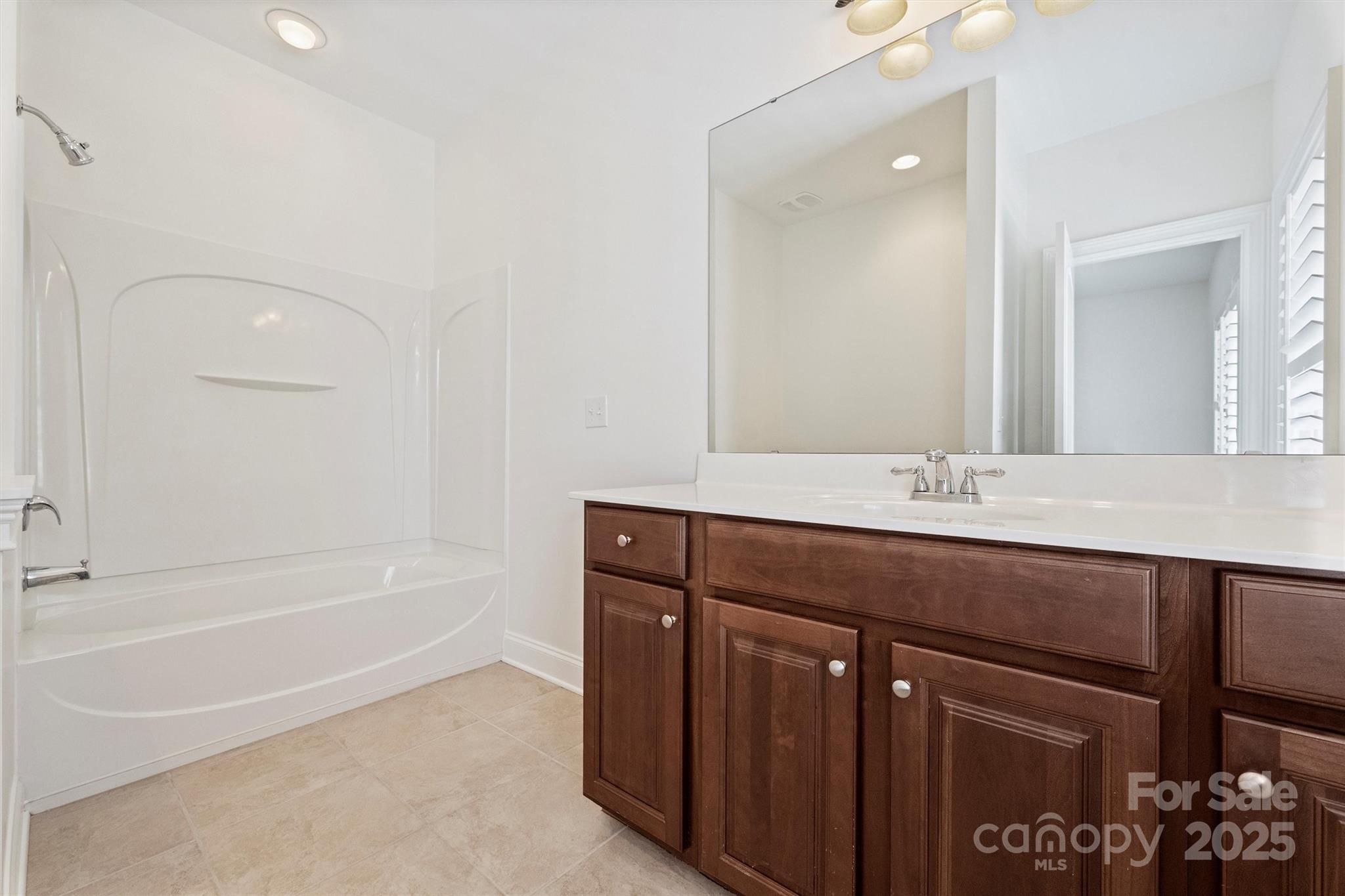 8238 Indigo Row
