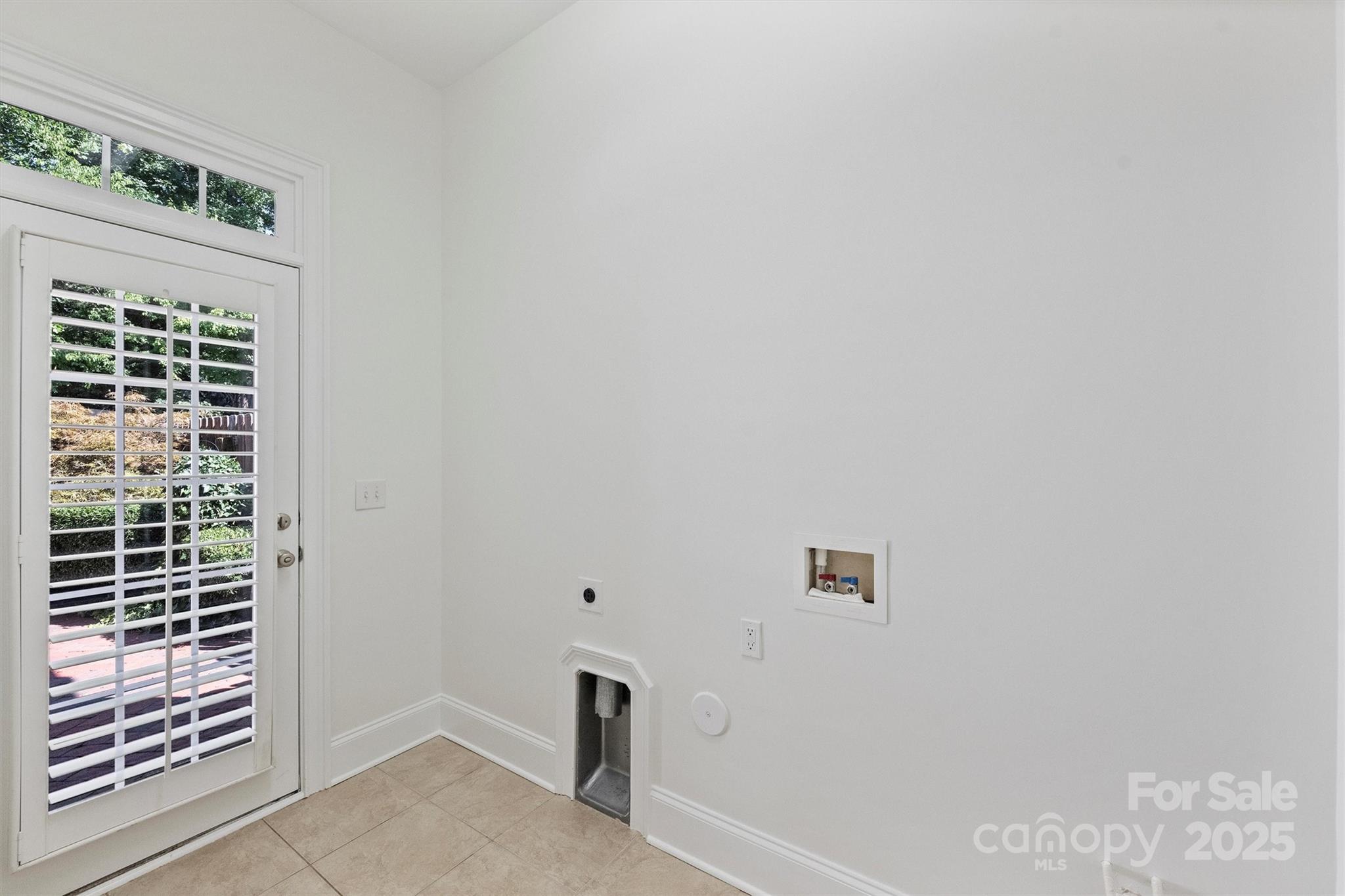 8238 Indigo Row
